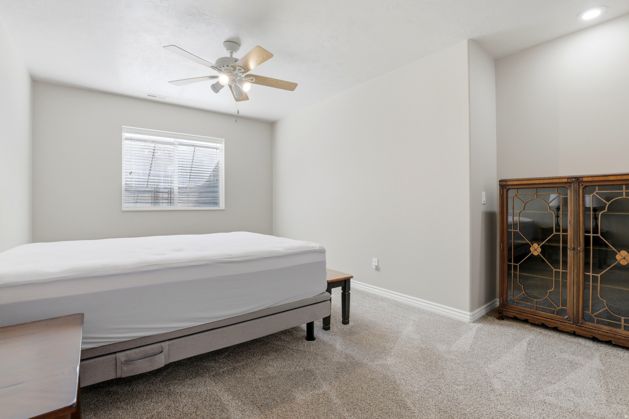 1274 W CHAPEL RIDGE DR