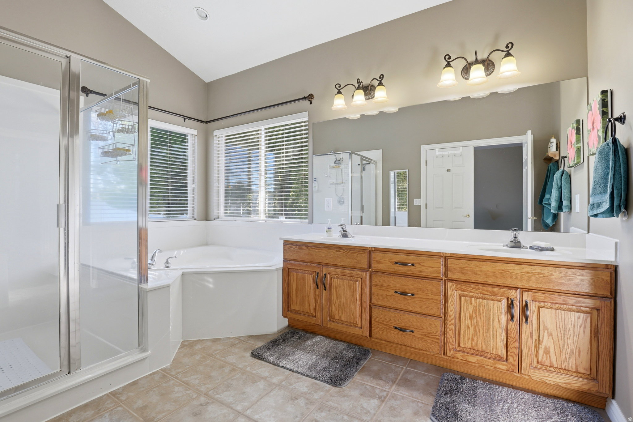 1274 W CHAPEL RIDGE DR