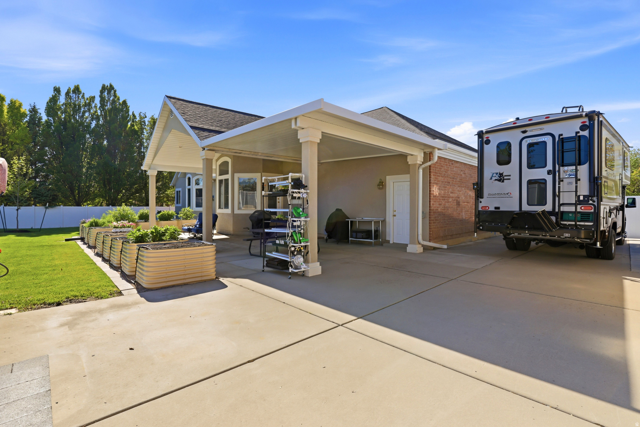 1274 W CHAPEL RIDGE DR