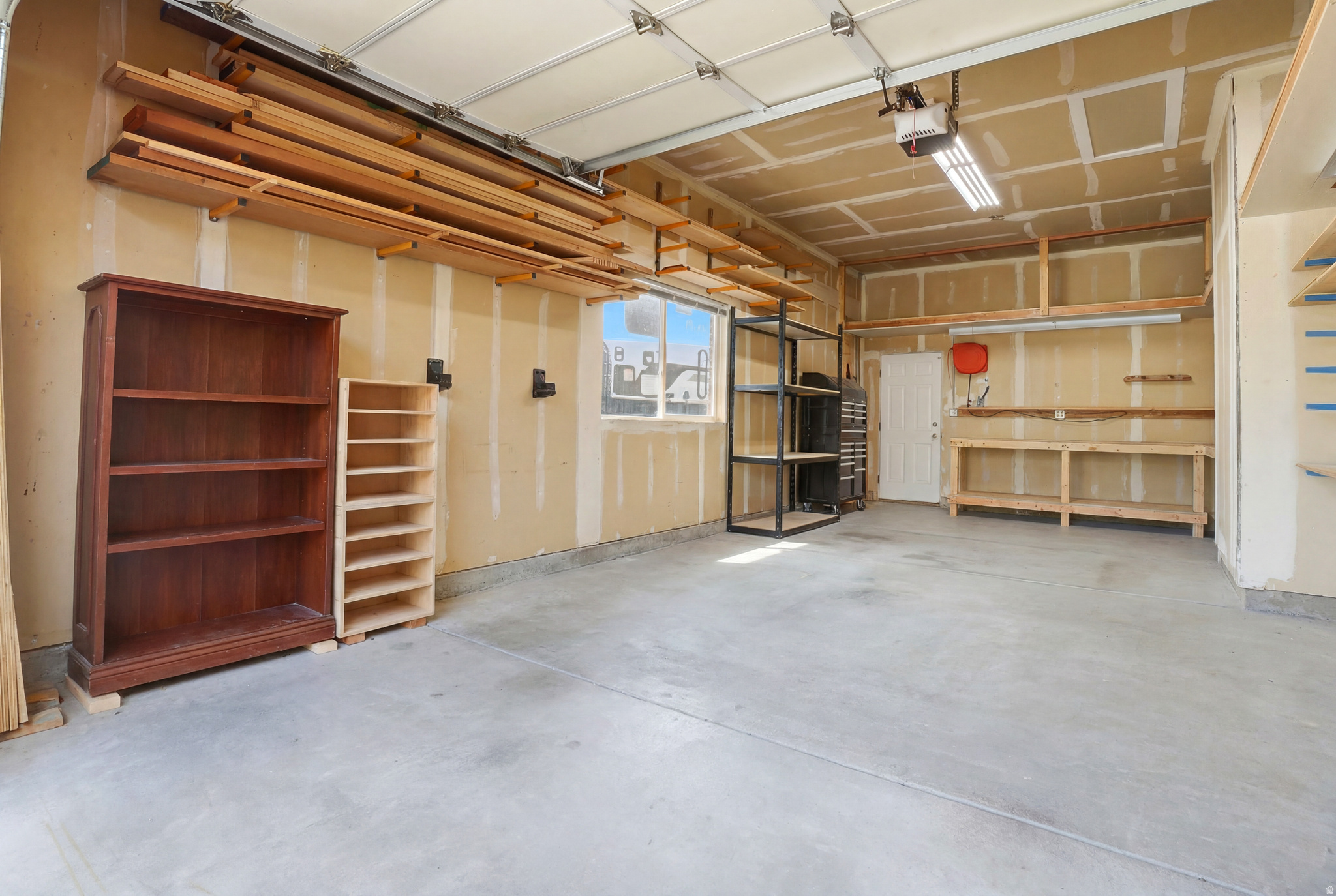 1274 W CHAPEL RIDGE DR