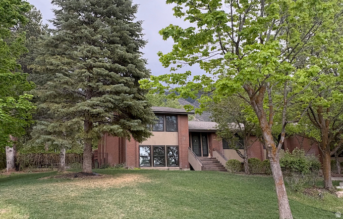 7 S CHERRYWOODS LN