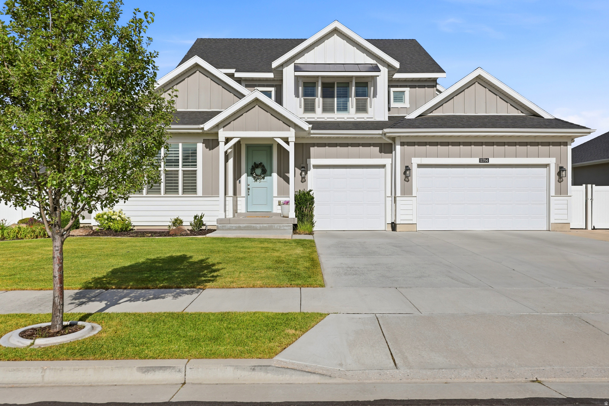 11704 S 2610 W