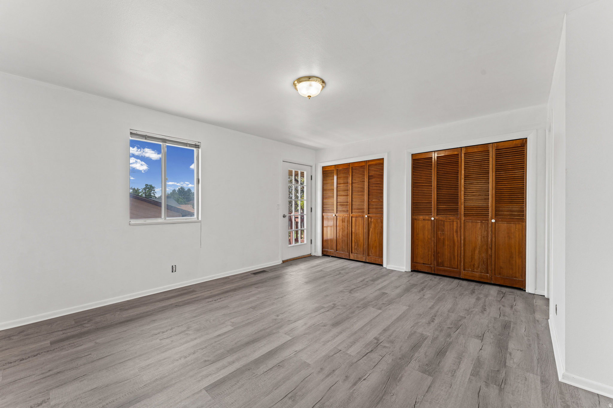 1643 N 645 W