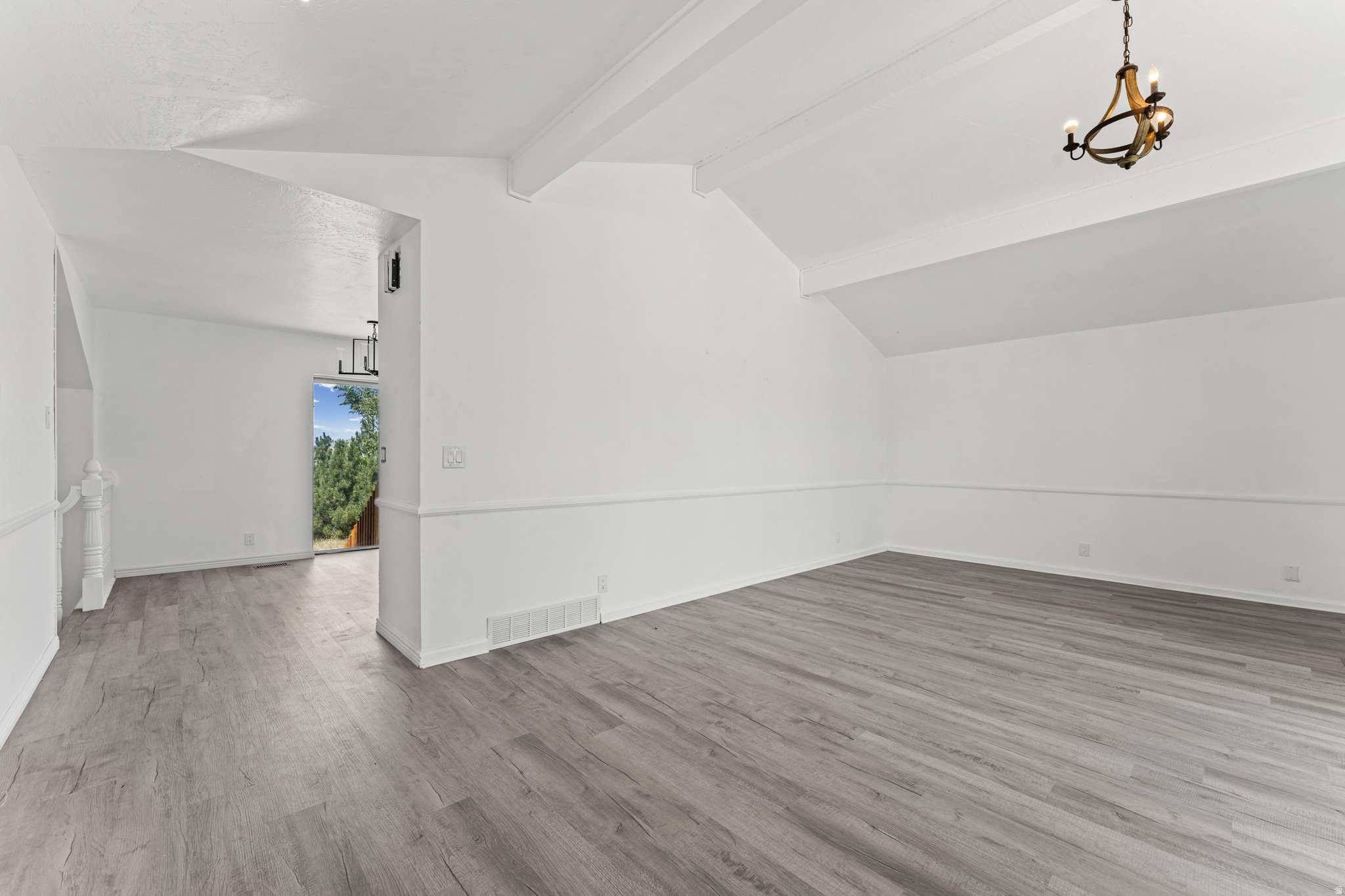 1643 N 645 W