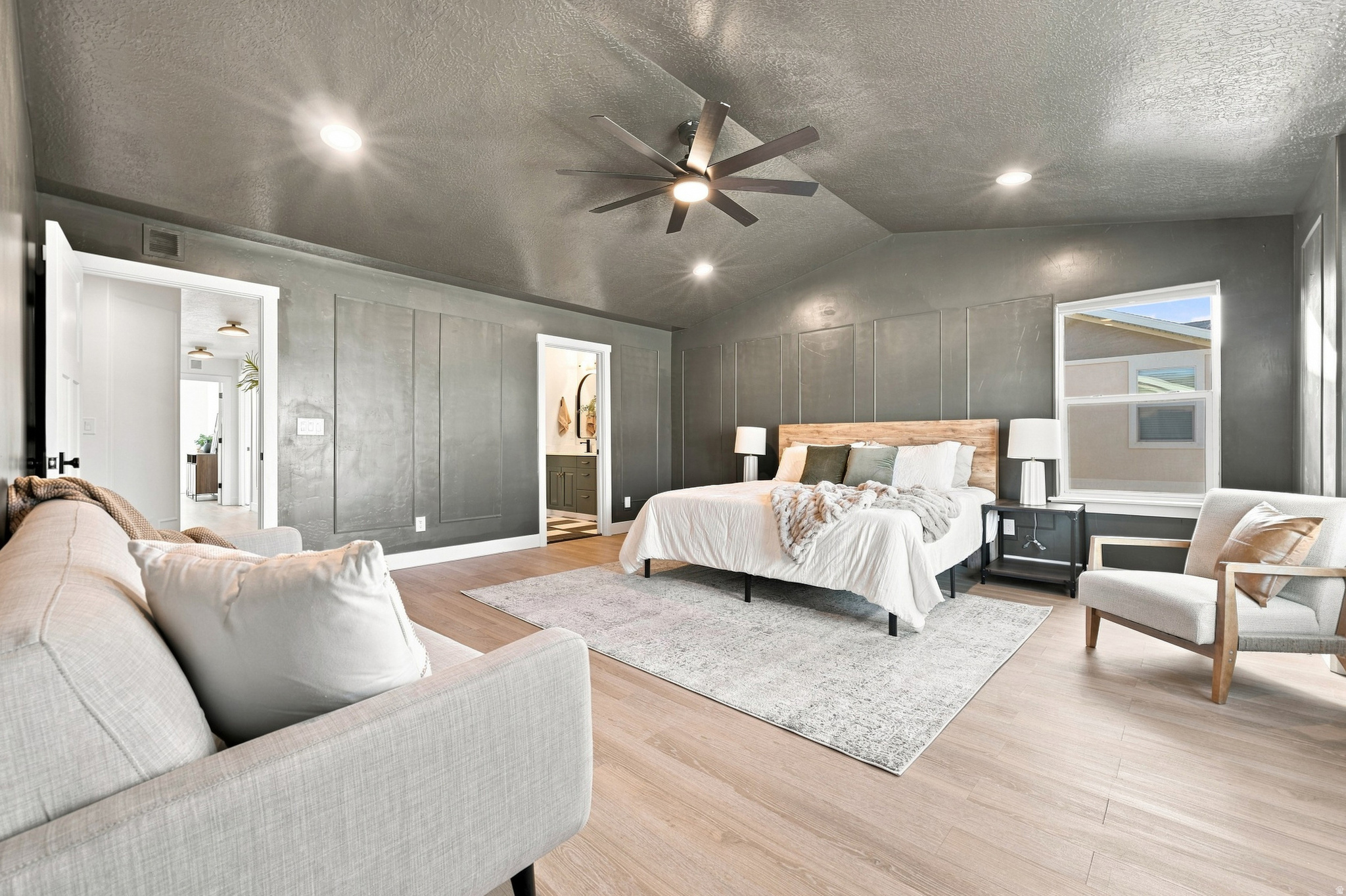 3623 E SAPPHIRE LN
