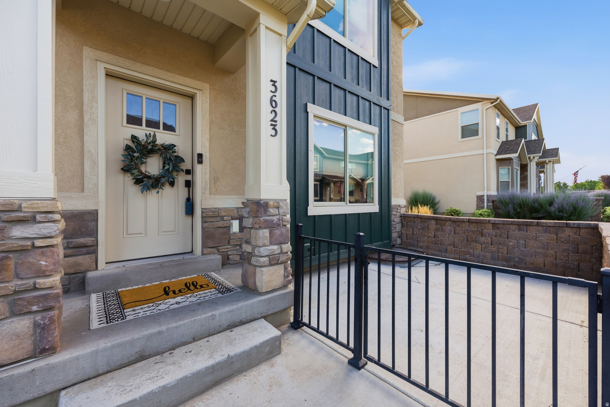 3623 E SAPPHIRE LN