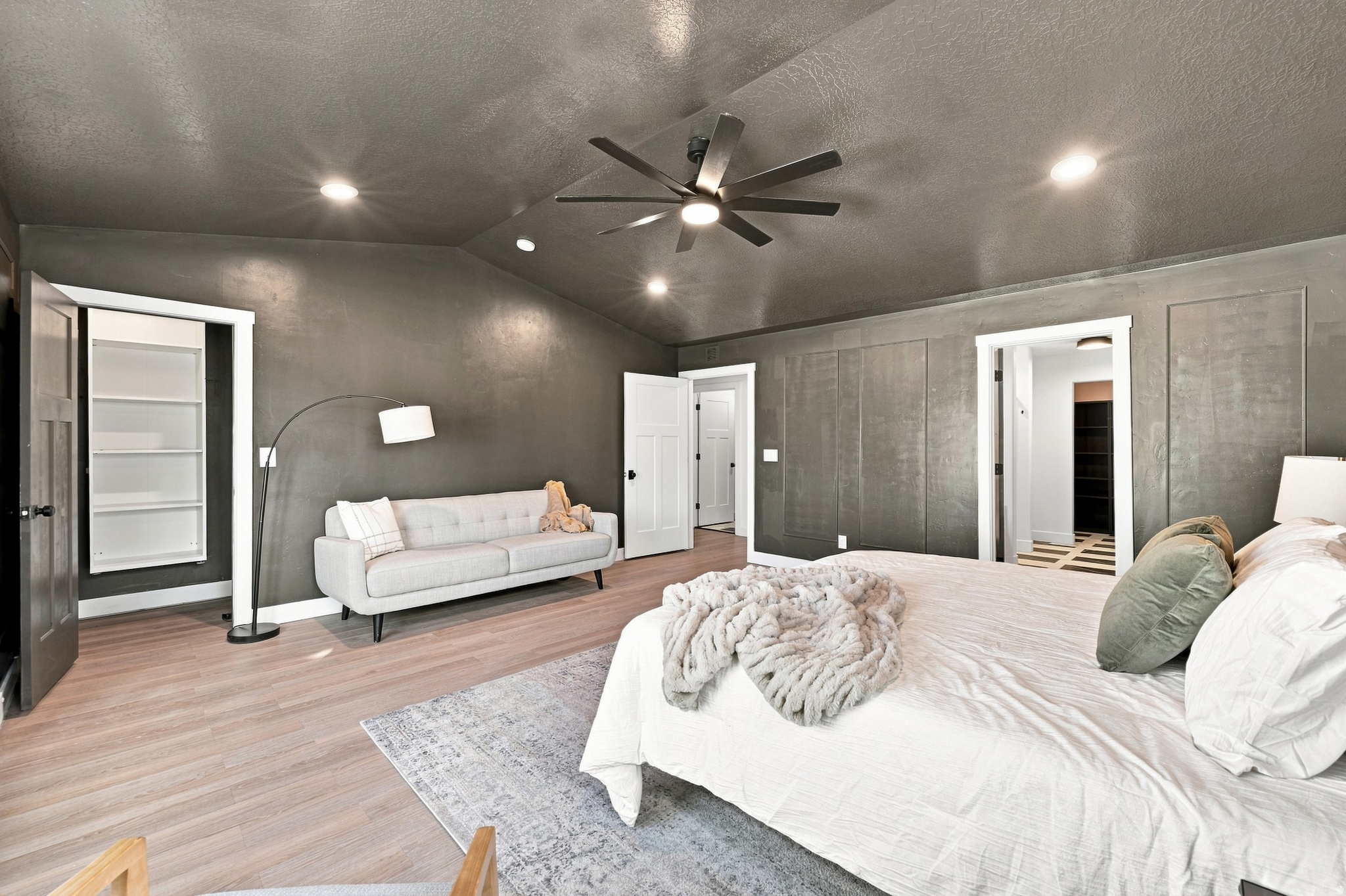 3623 E SAPPHIRE LN