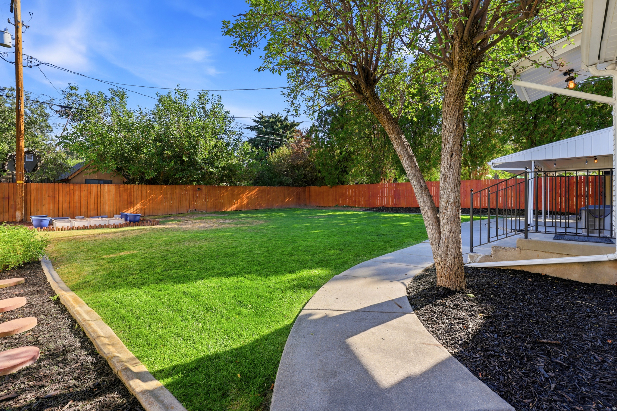 2185 E BENDAMERE CIR