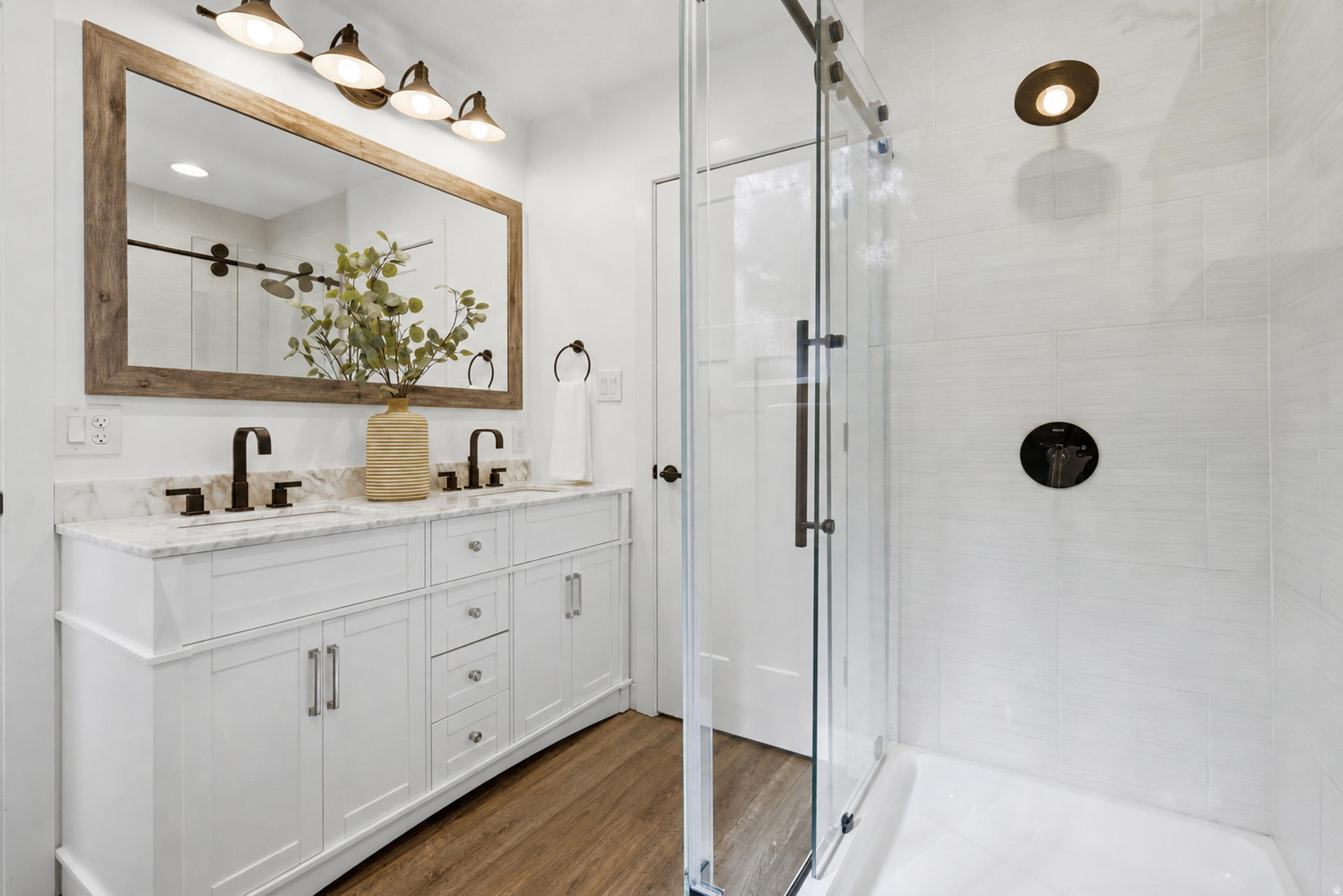 2185 E BENDAMERE CIR