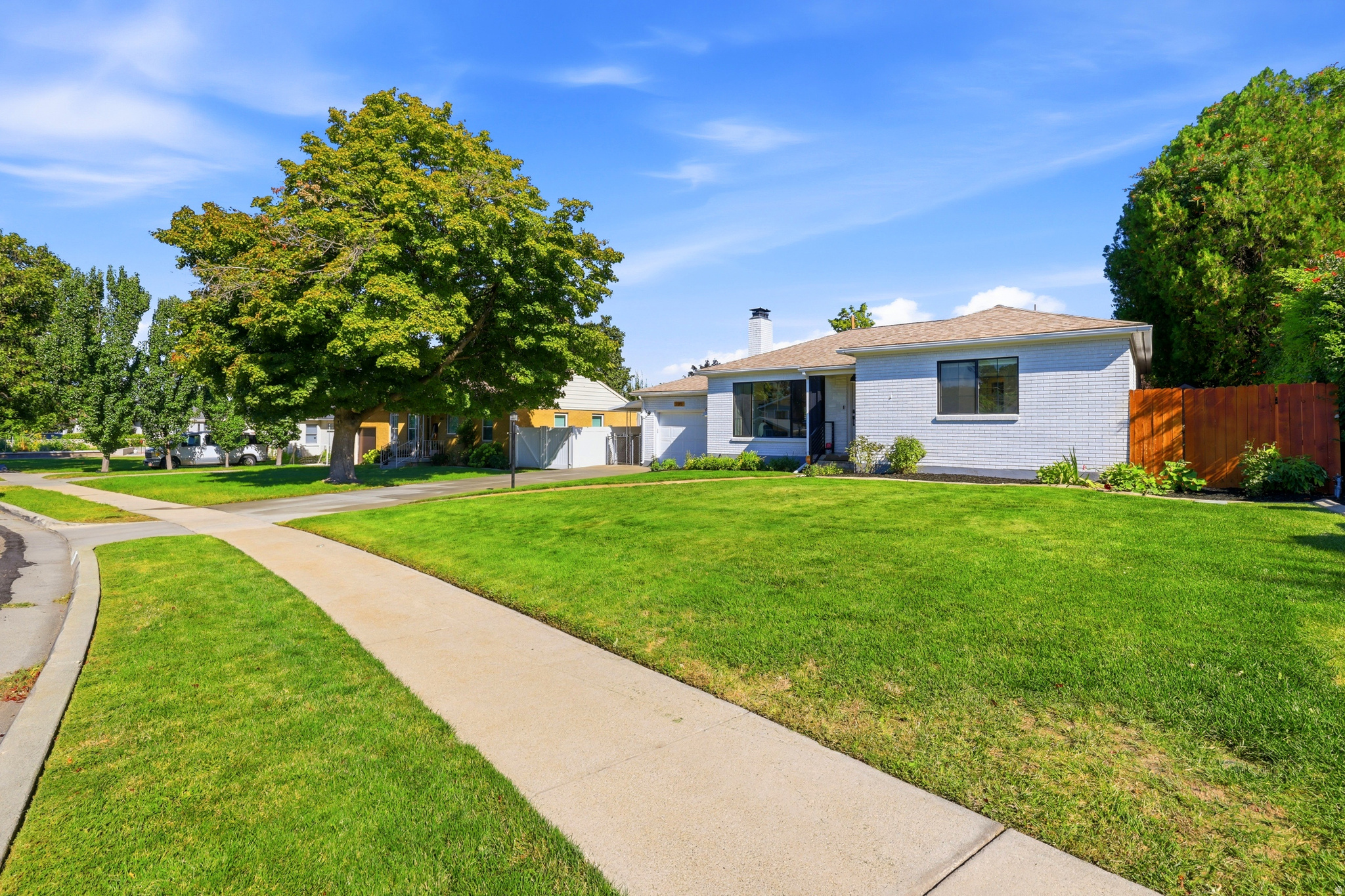 2185 E BENDAMERE CIR