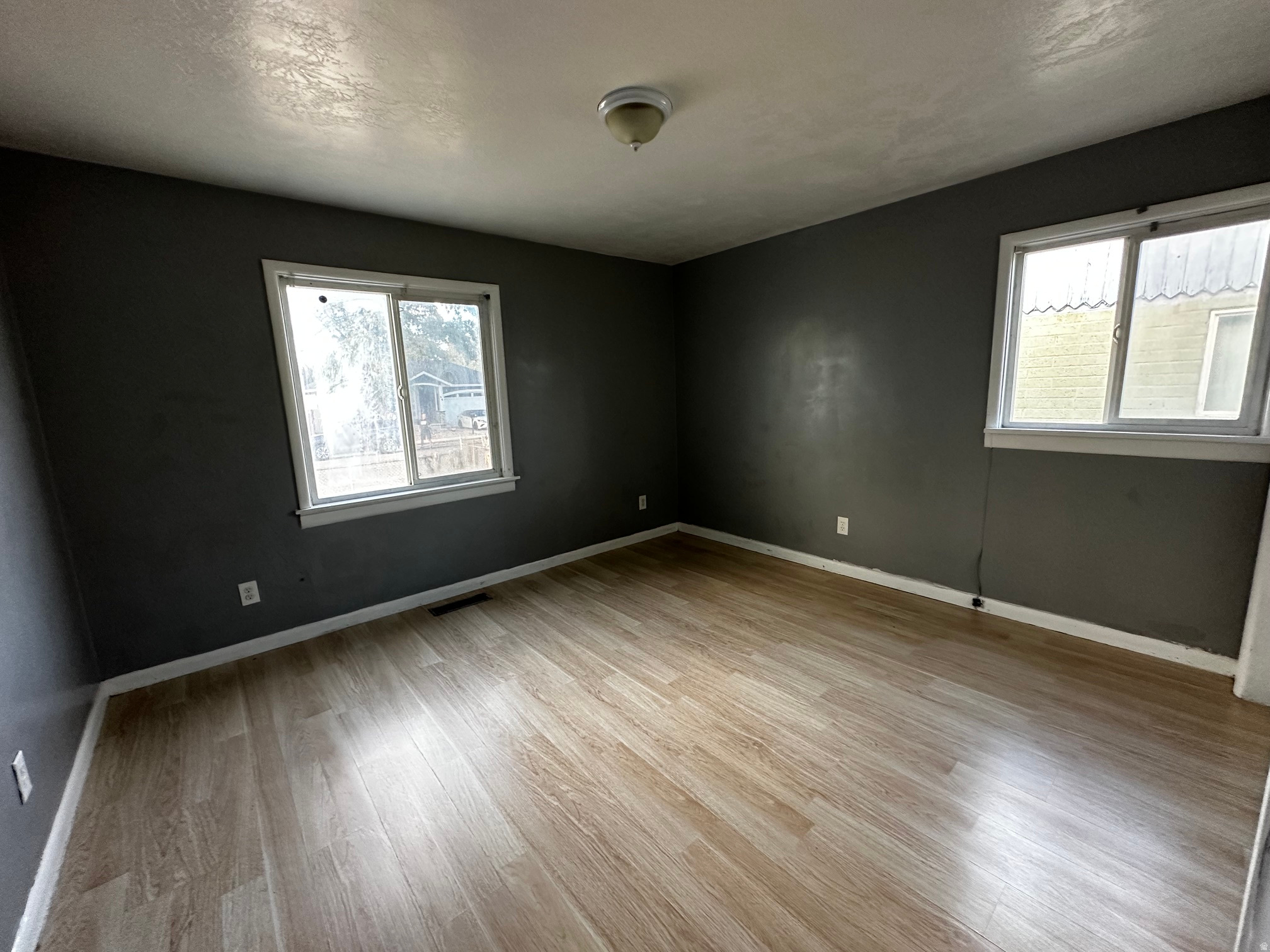89 W MALVERN AVE
