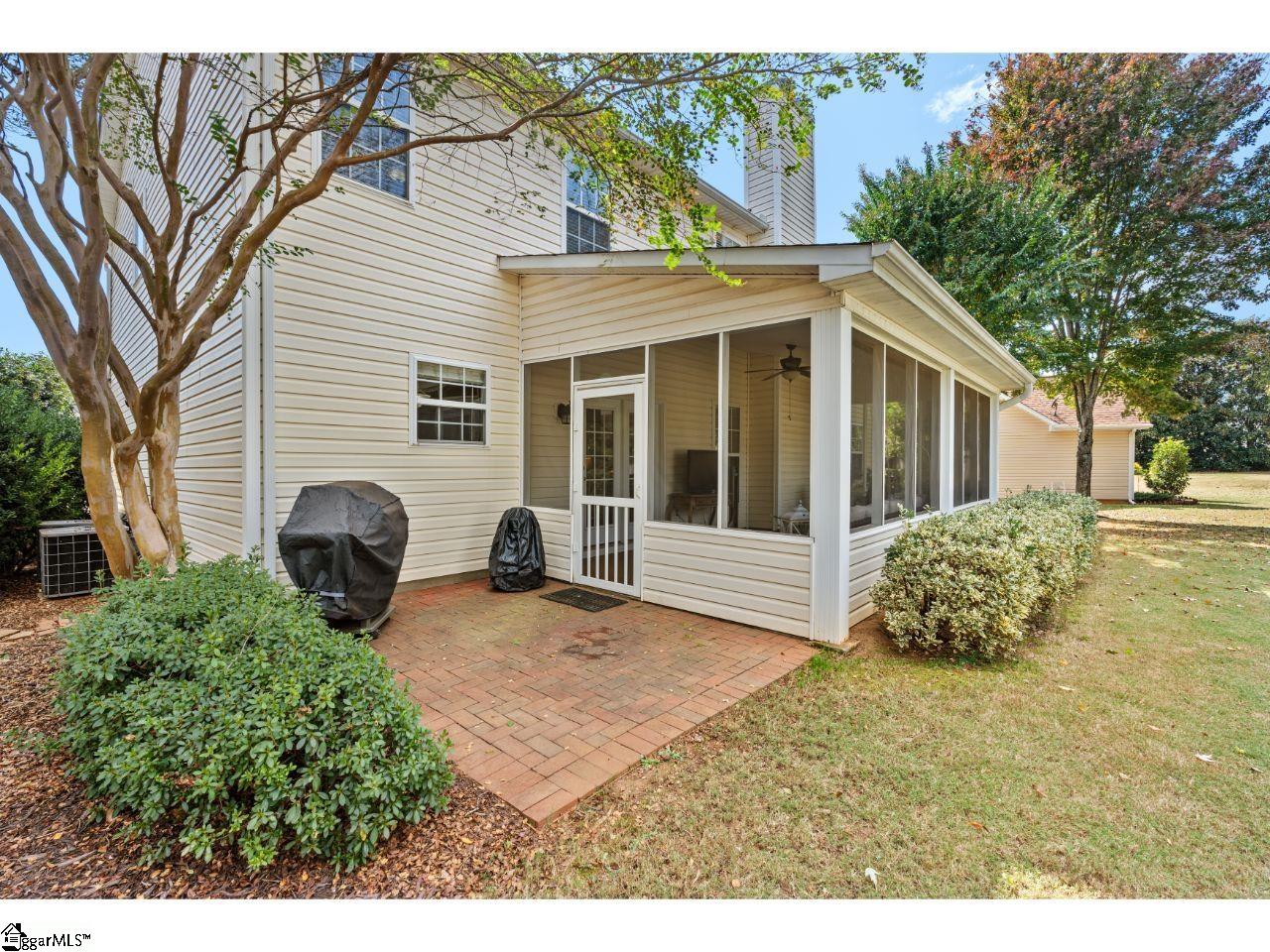 6 Breezewood Court