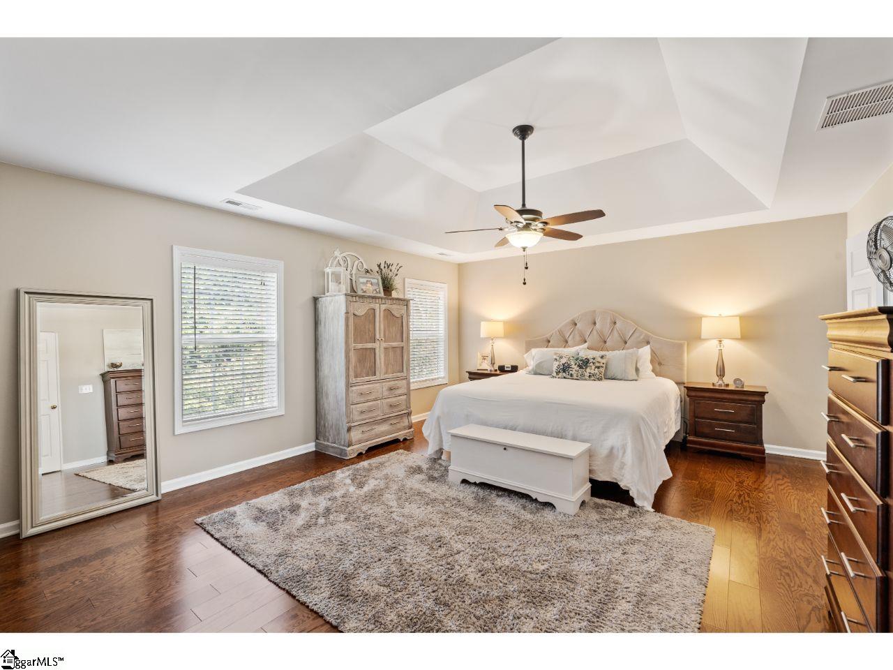6 Breezewood Court