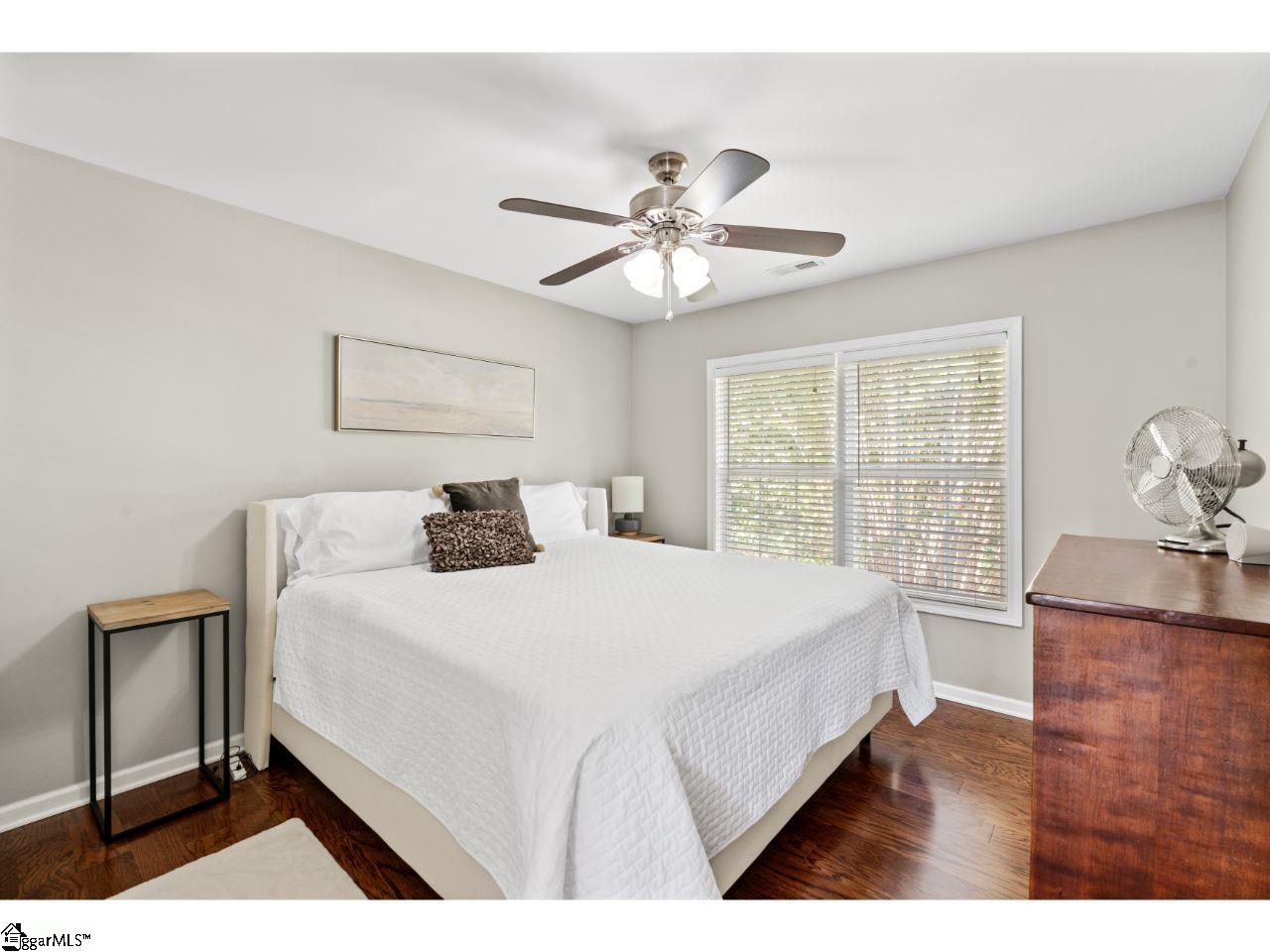 6 Breezewood Court