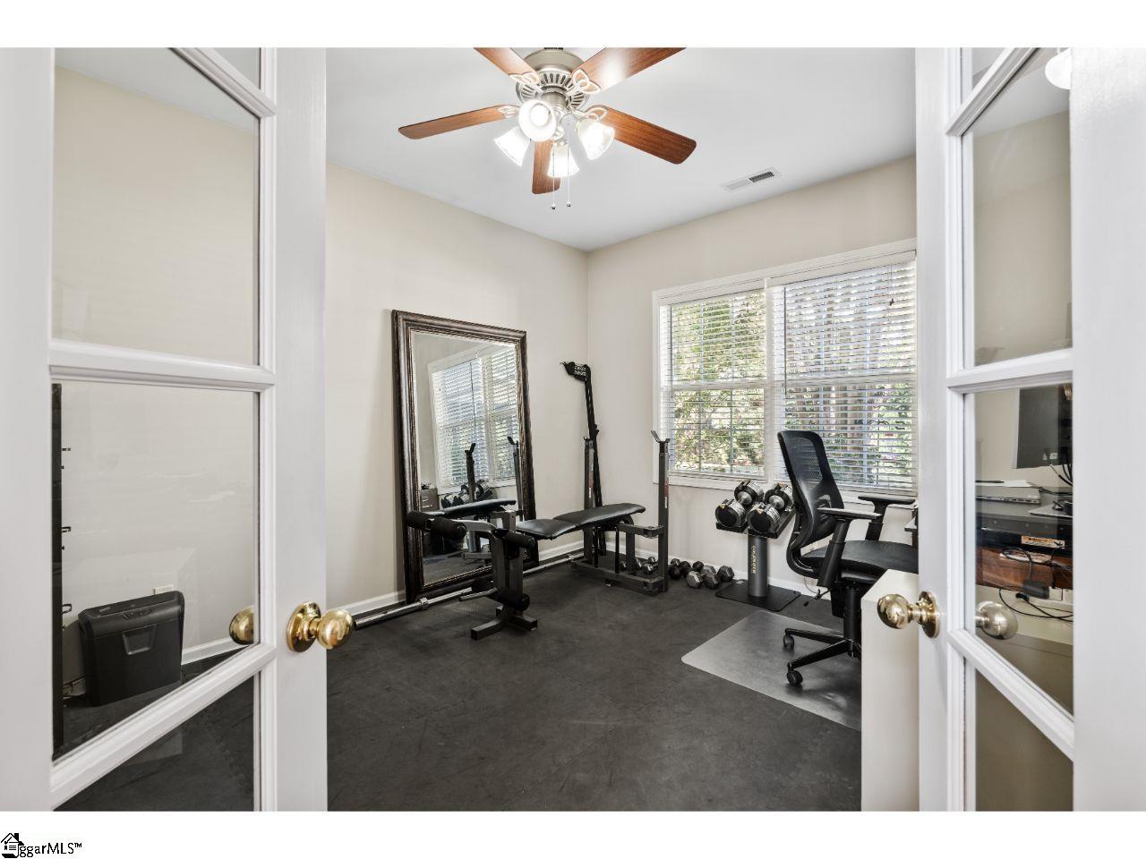 6 Breezewood Court