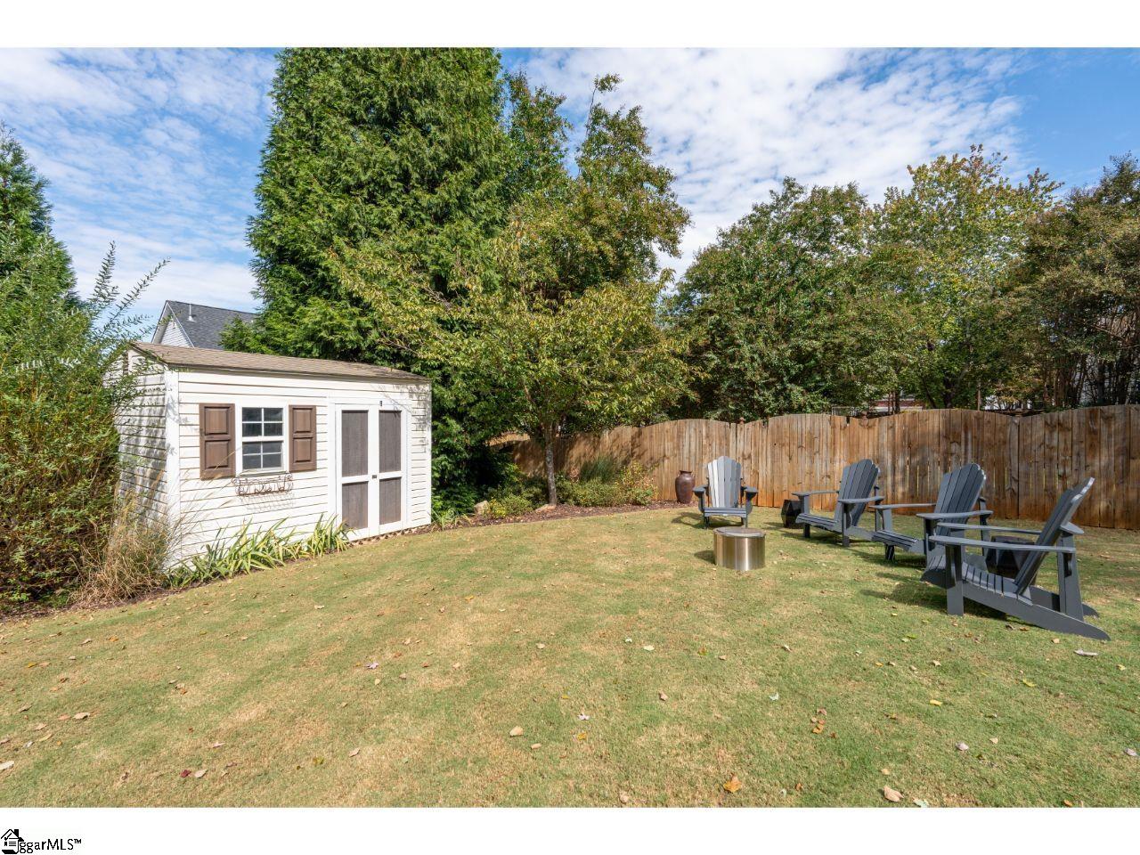 6 Breezewood Court
