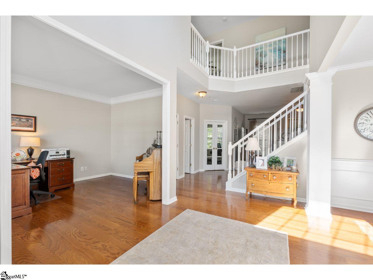 6 Breezewood Court