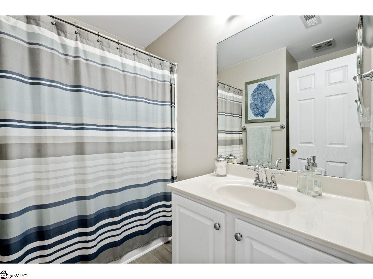 6 Breezewood Court