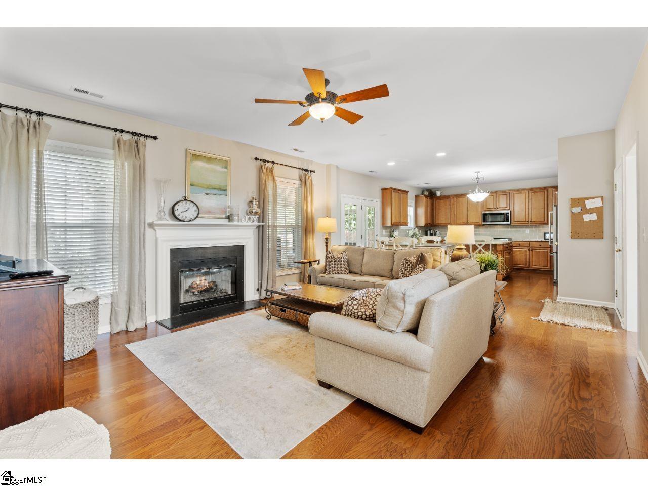 6 Breezewood Court