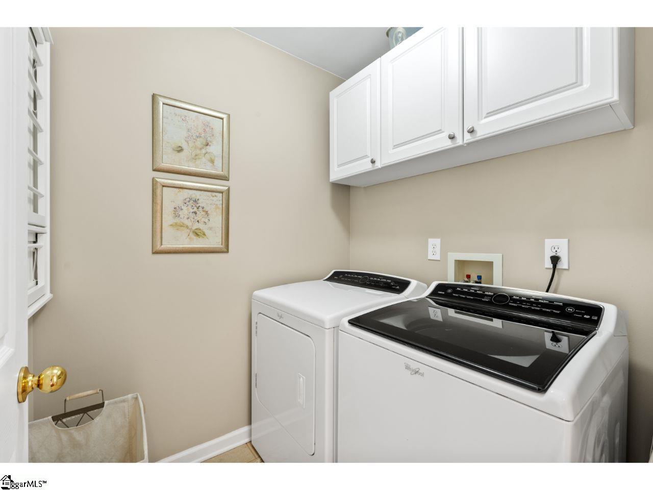 6 Breezewood Court