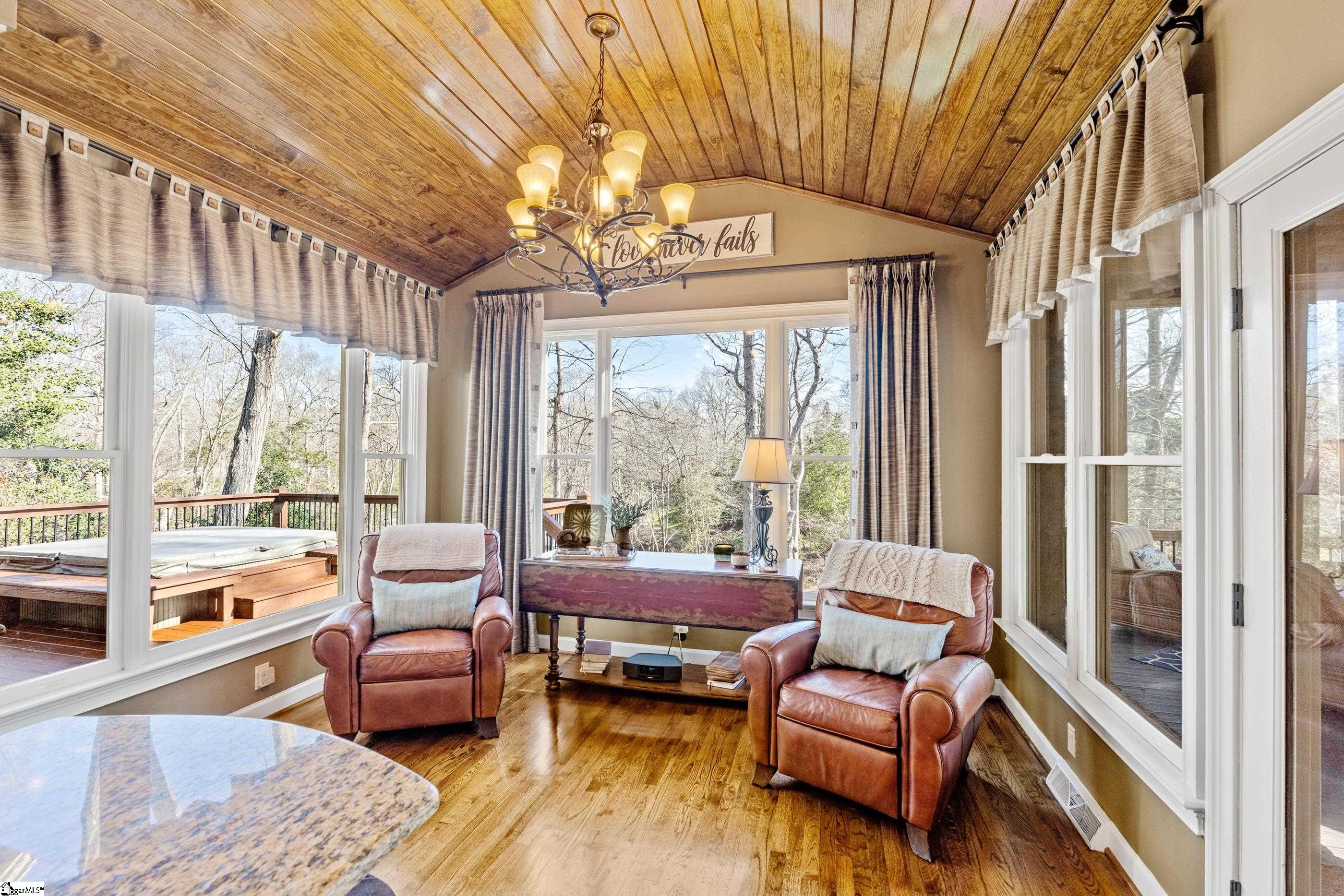 8 Laurel Oak Trail
