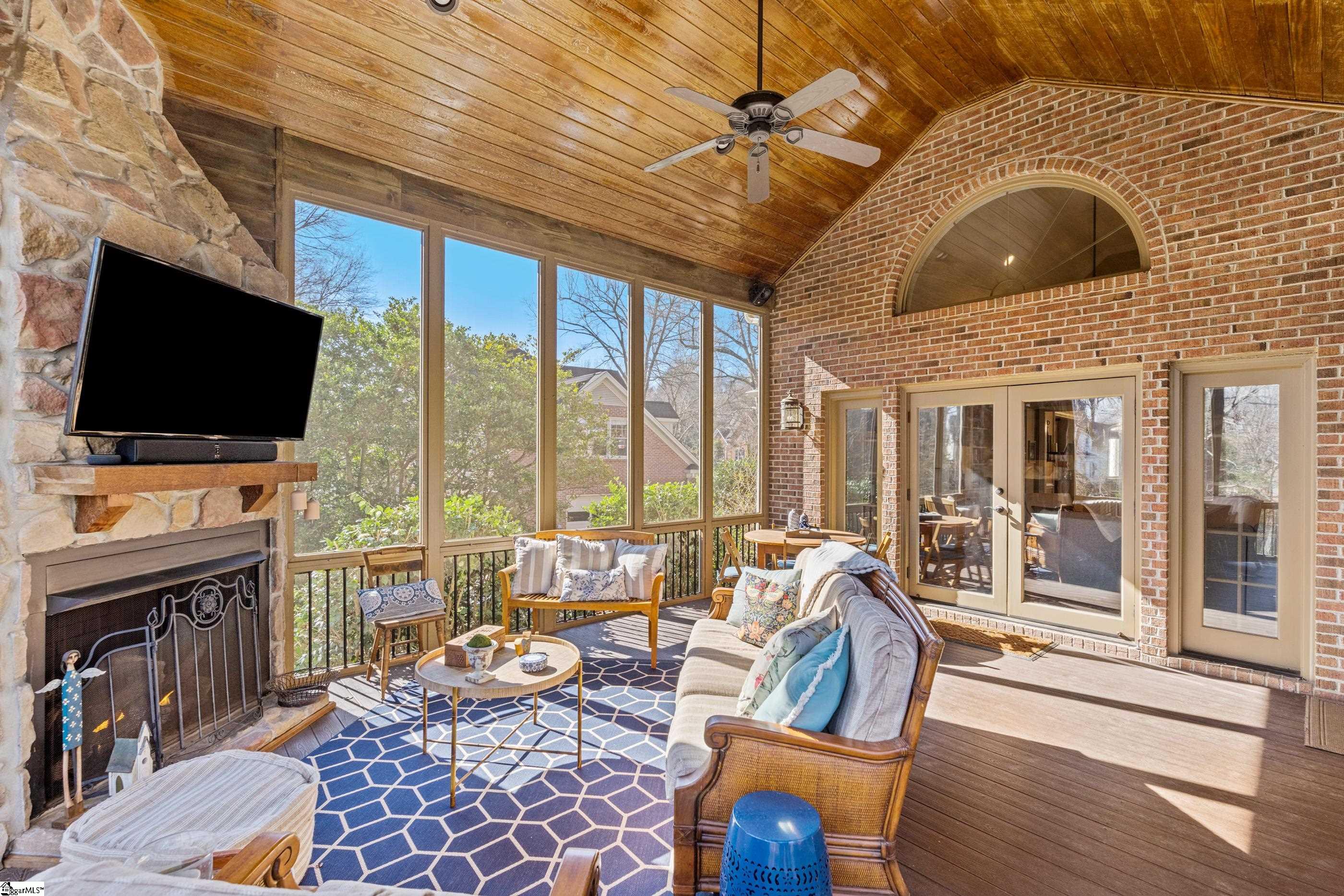 8 Laurel Oak Trail