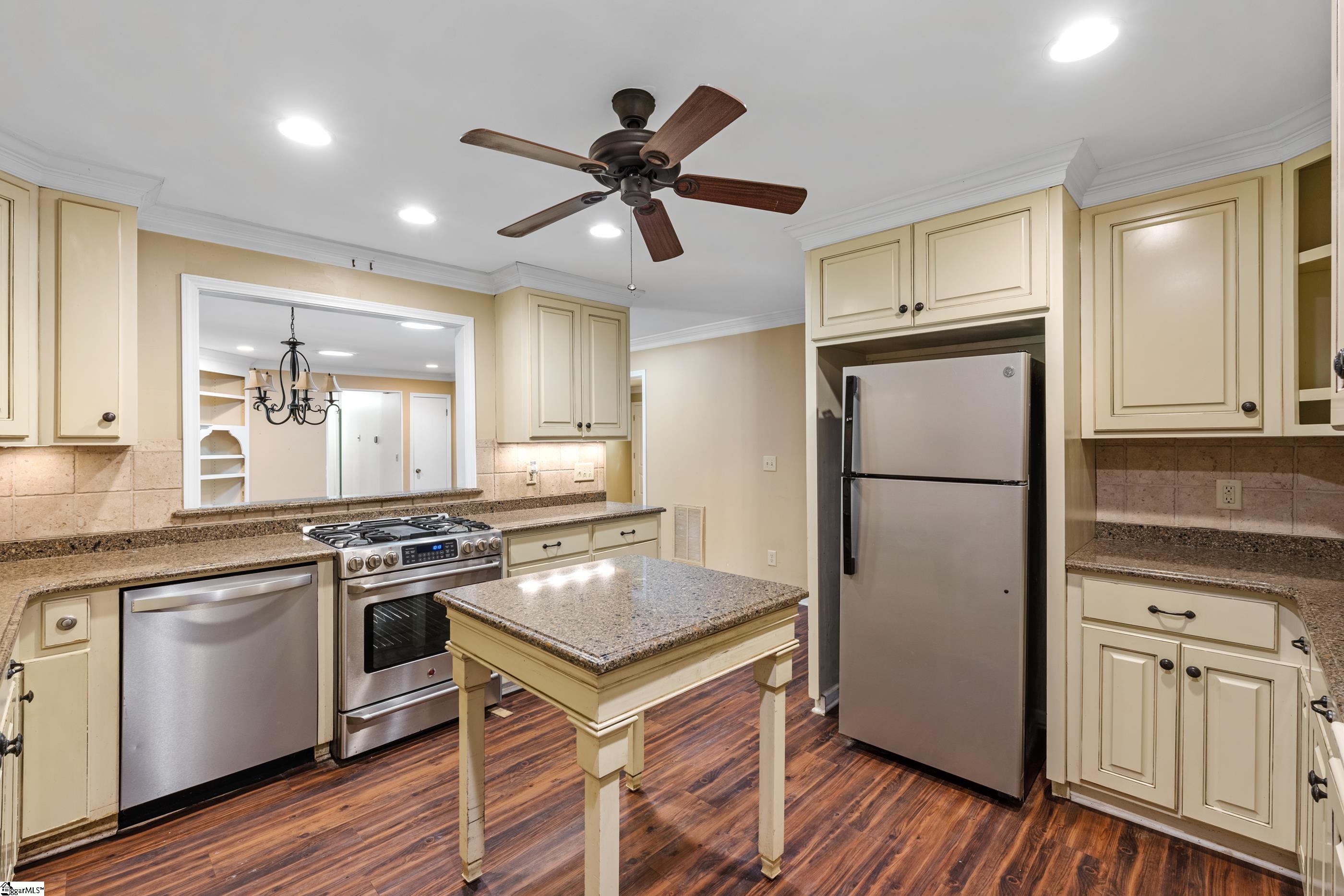 403 Laurel Road