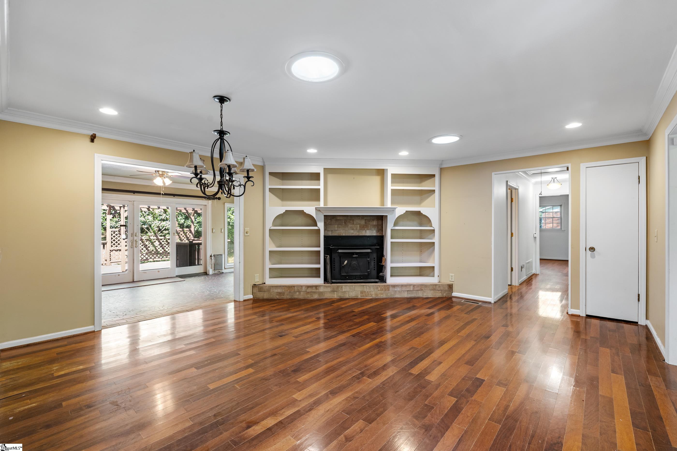 403 Laurel Road
