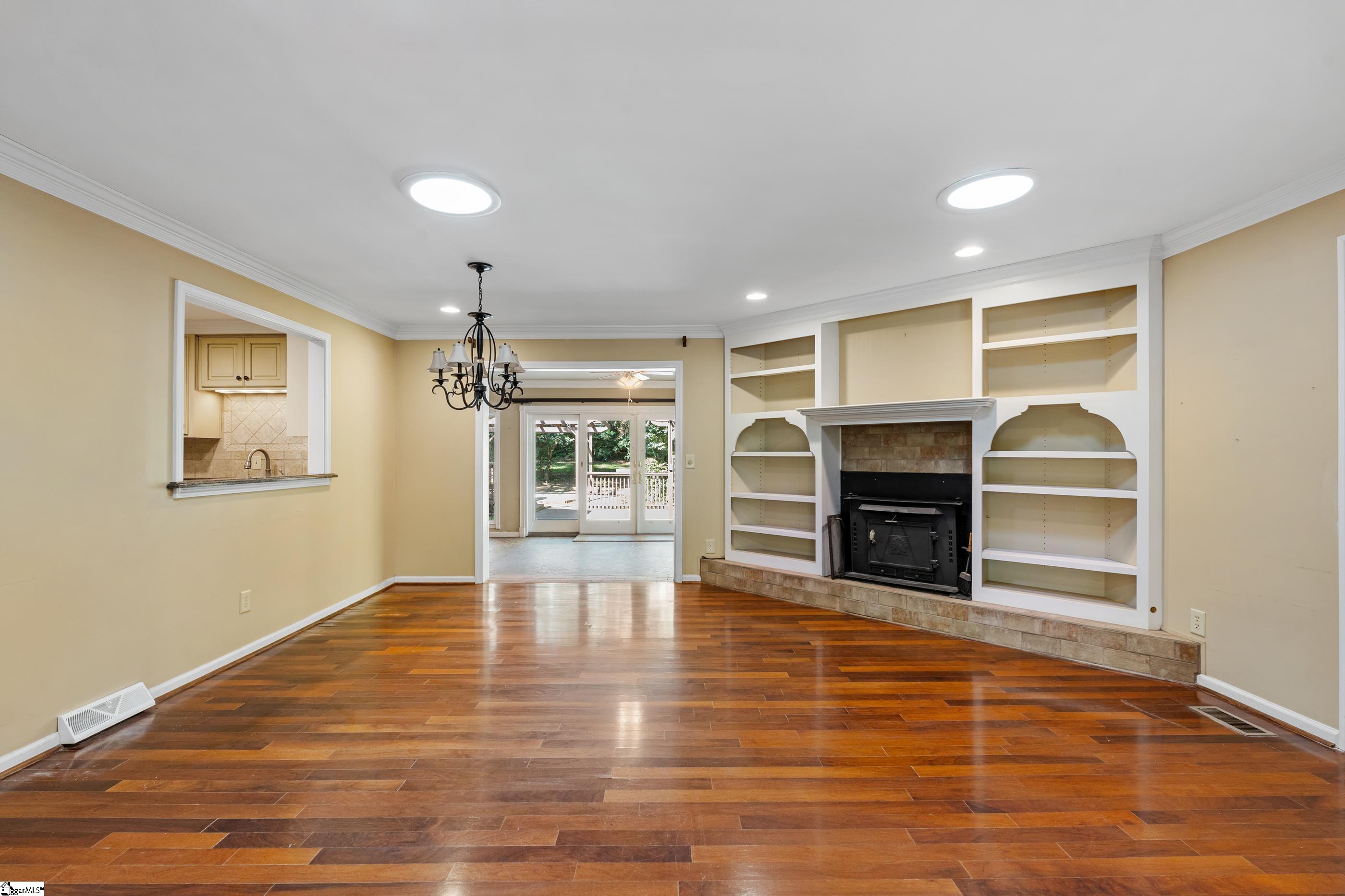 403 Laurel Road