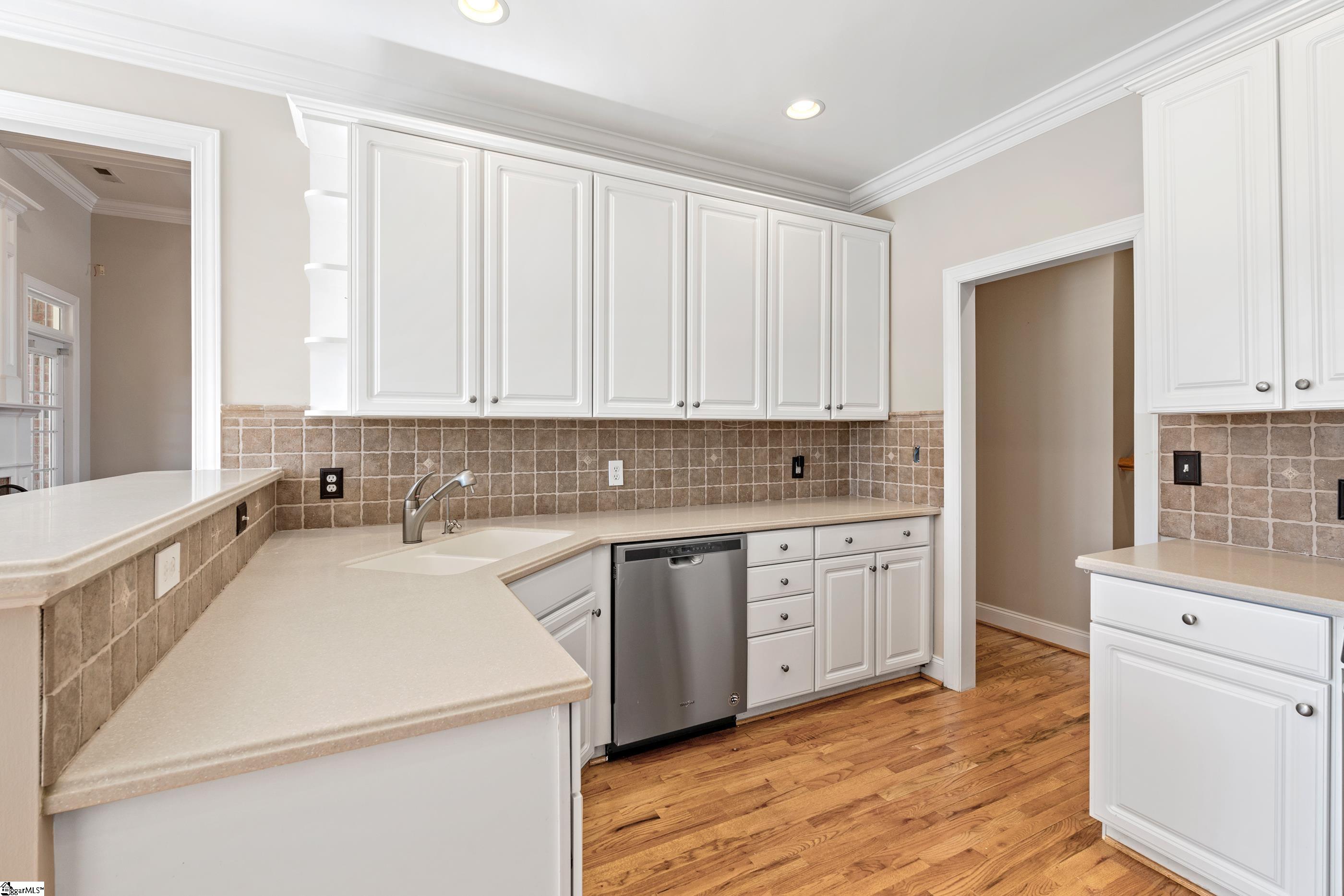 110 Clairewood Court