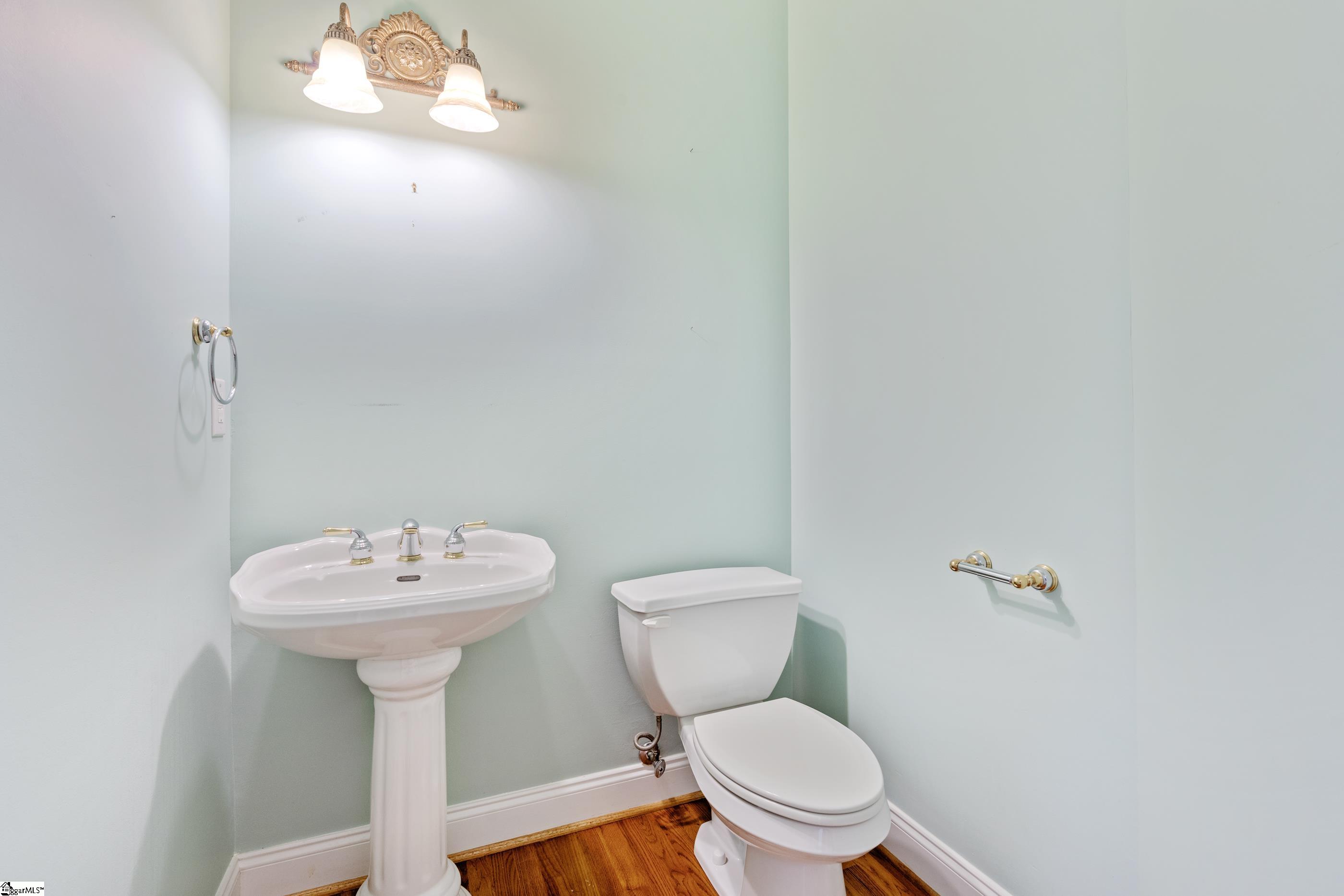 110 Clairewood Court