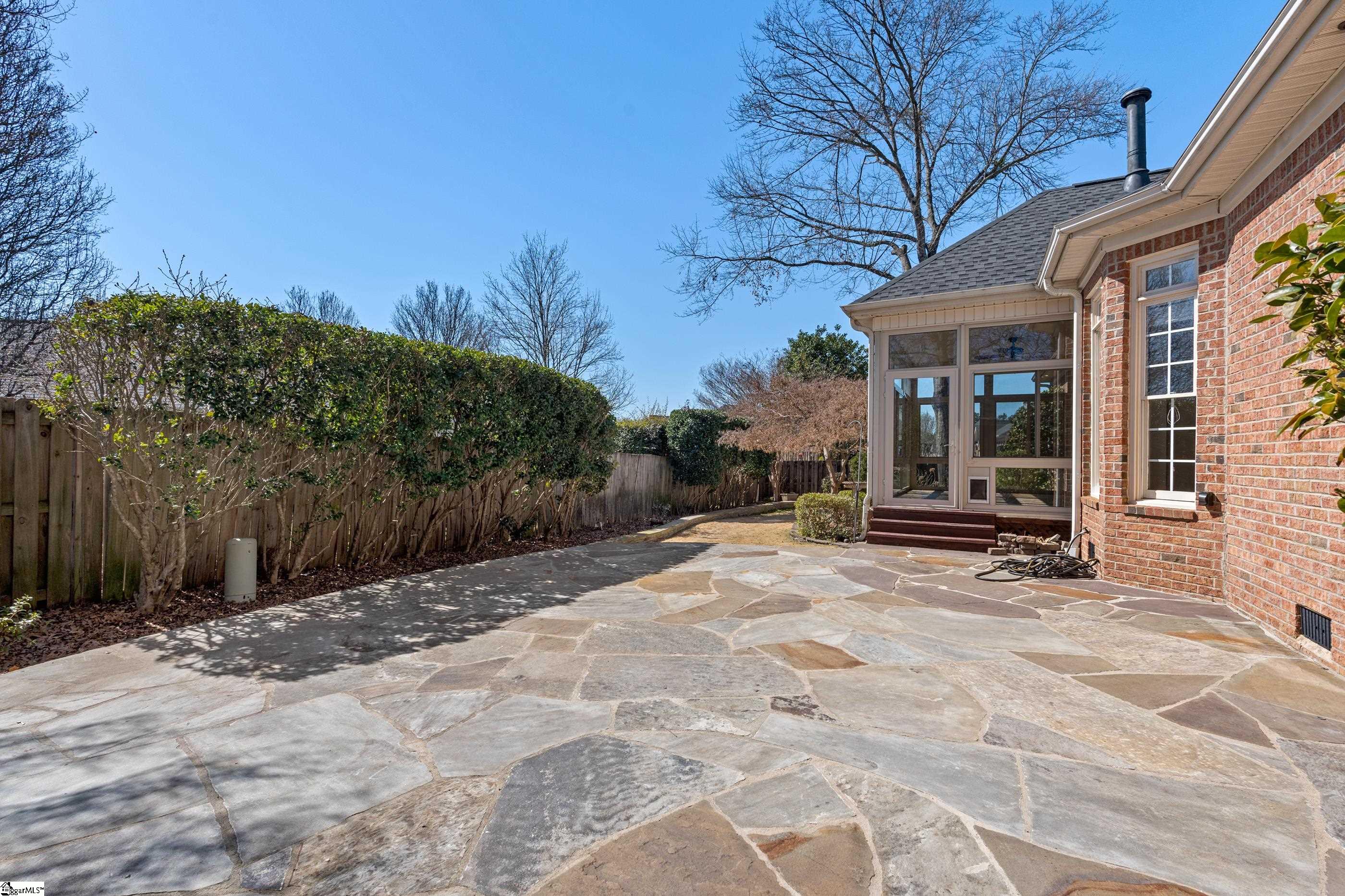110 Clairewood Court
