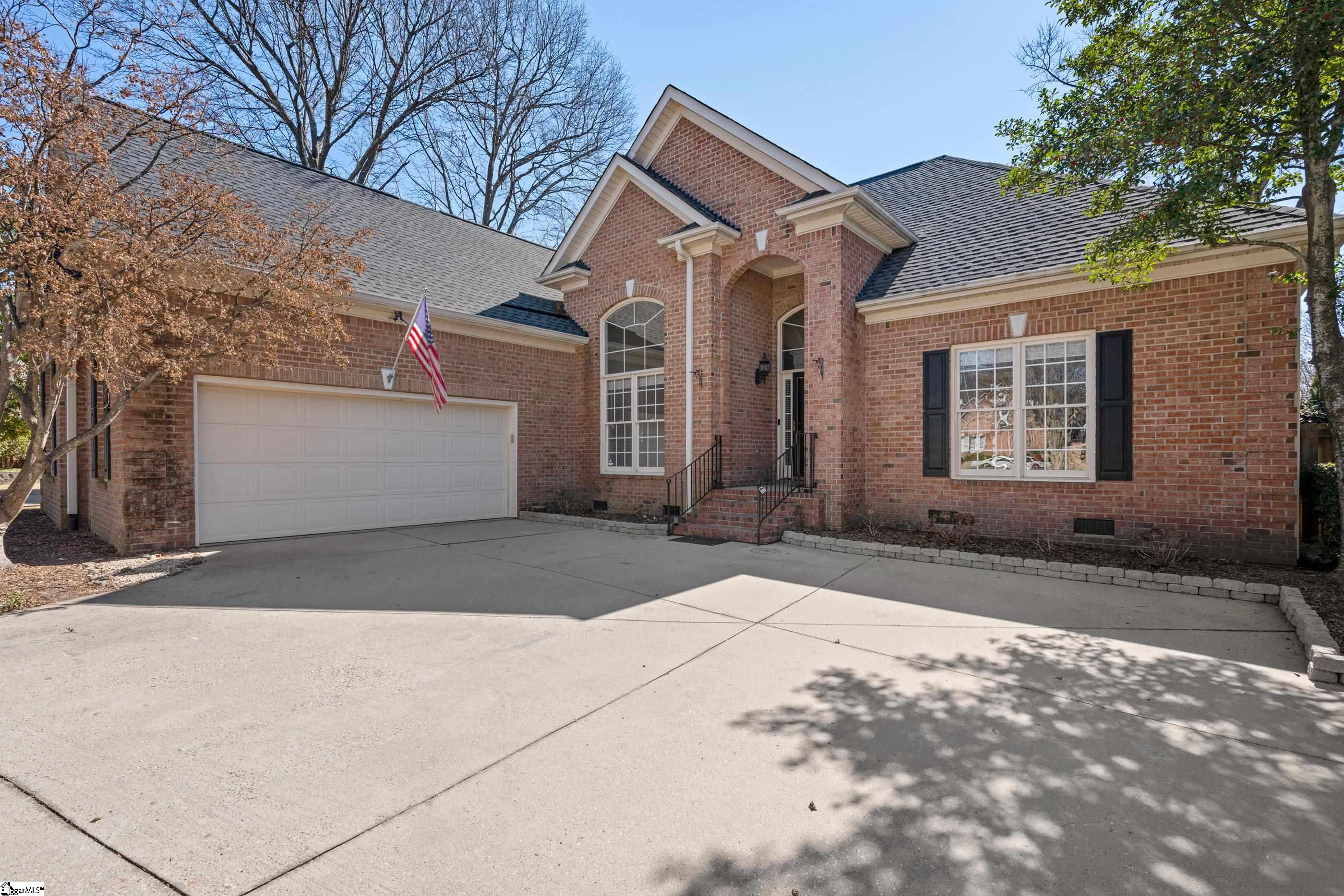 110 Clairewood Court