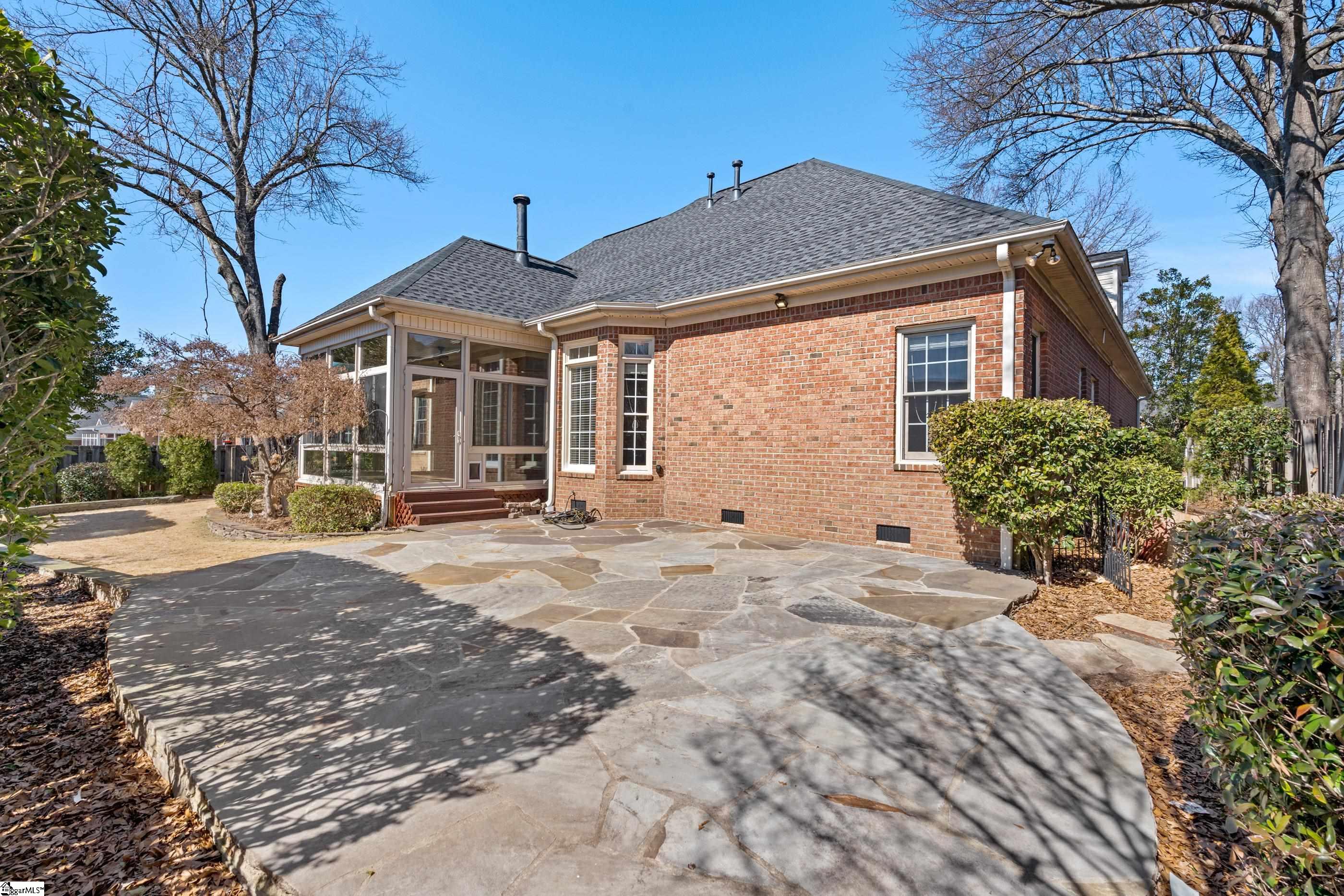 110 Clairewood Court