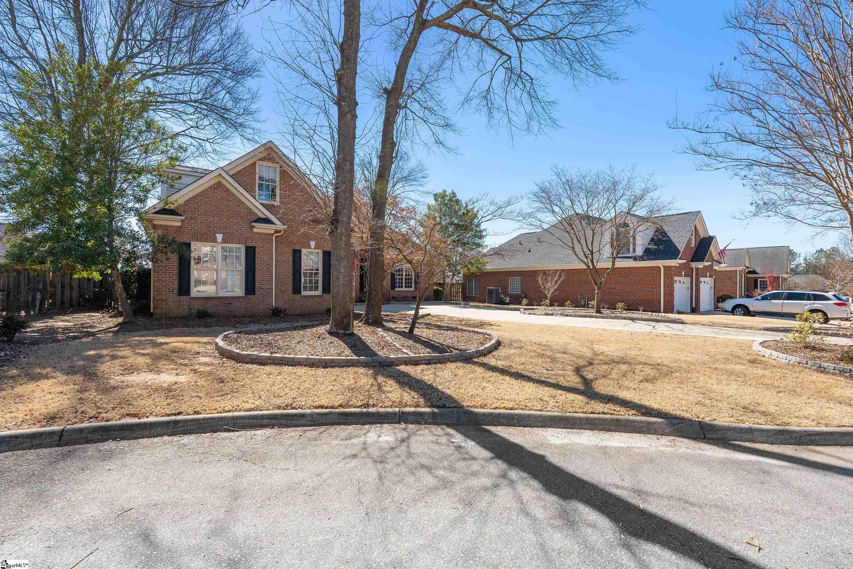 110 Clairewood Court