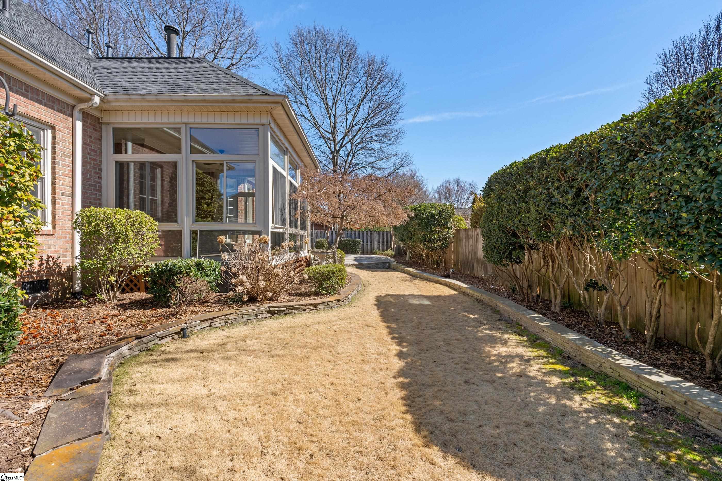 110 Clairewood Court