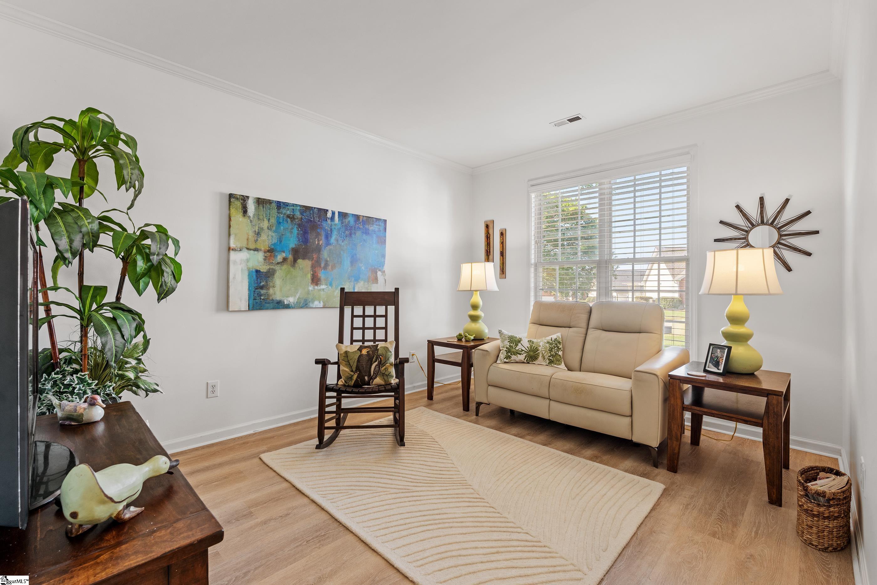 10 Kentucky Derby Court