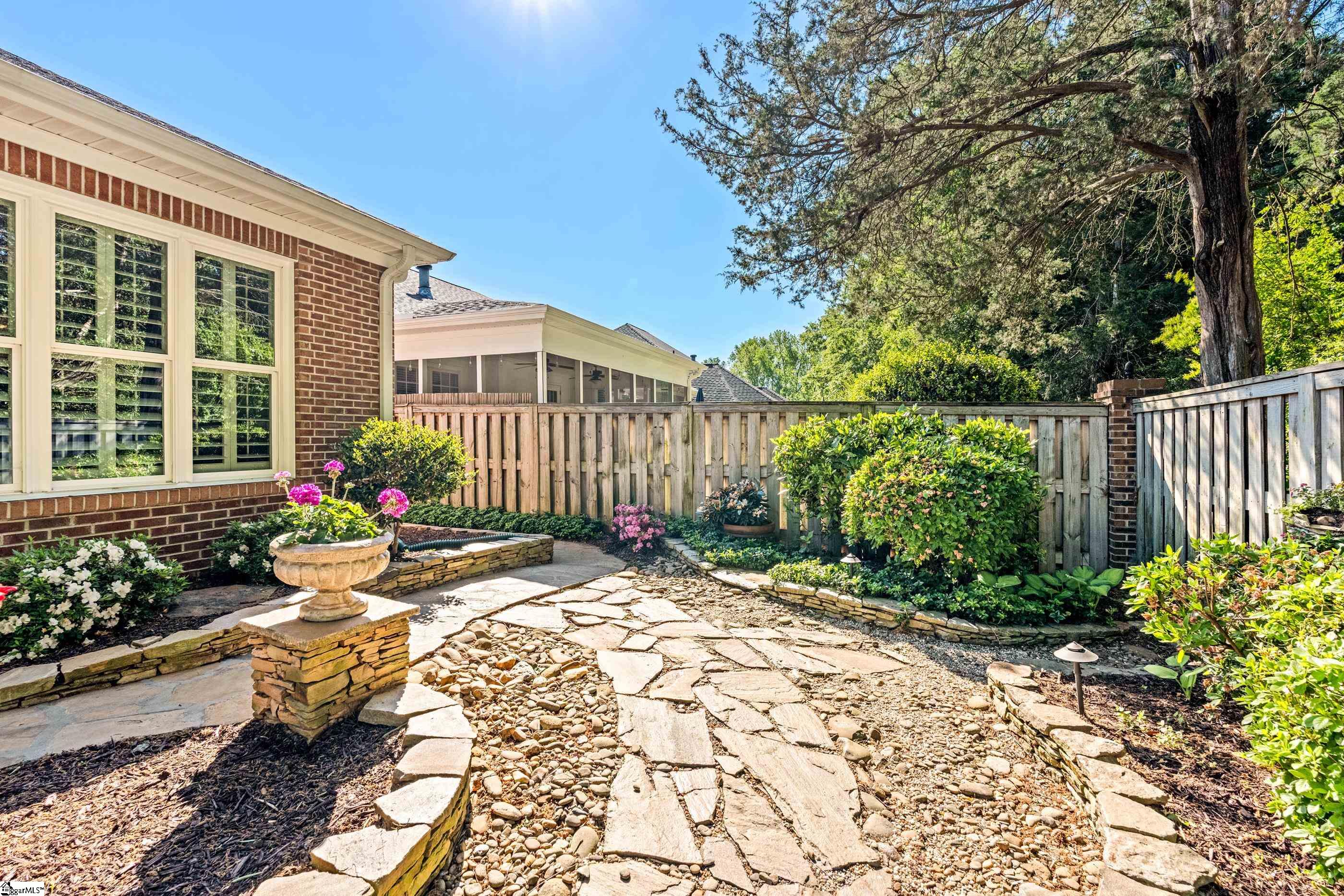 10 Wineberry Way