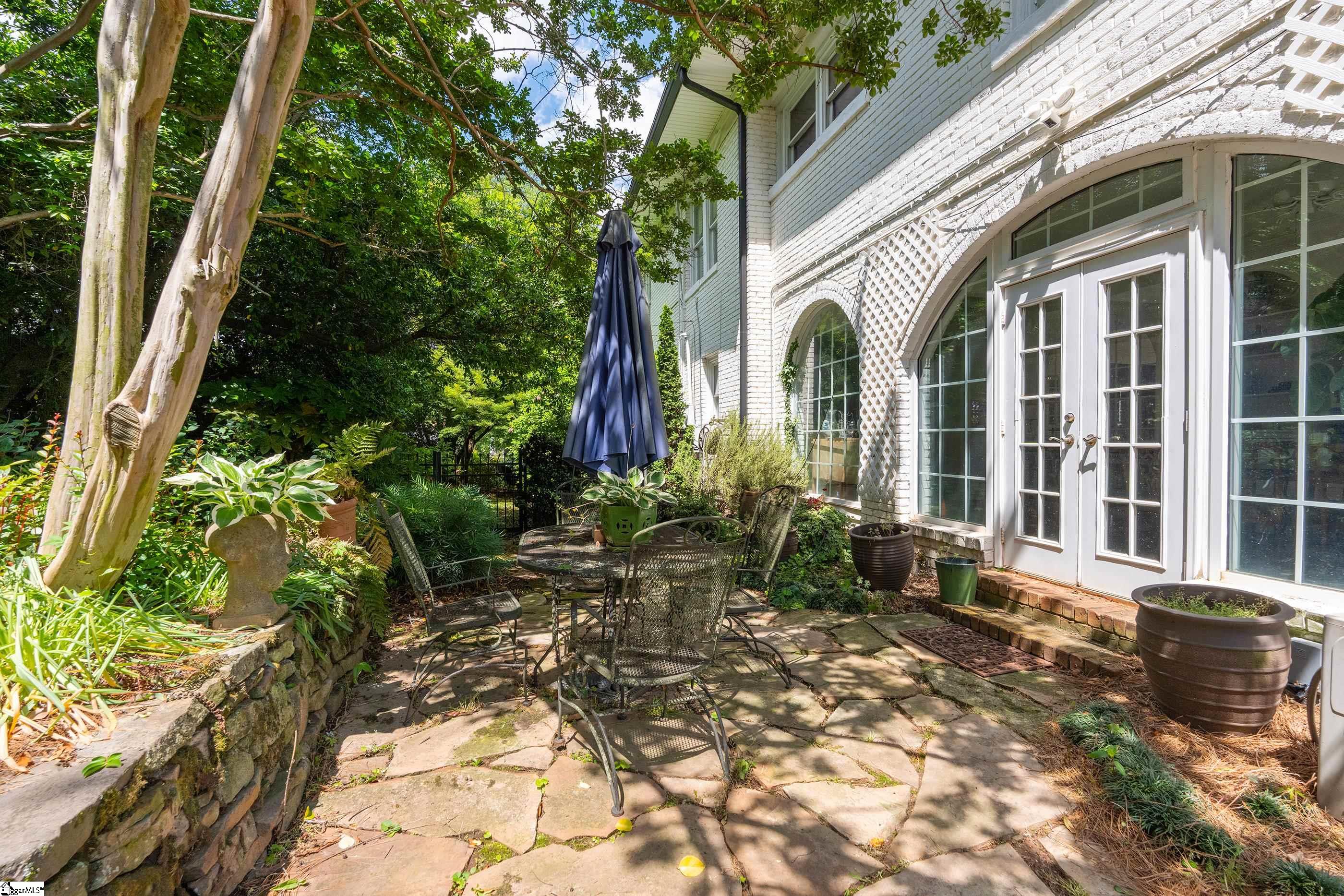 303 Mcdaniel Avenue
