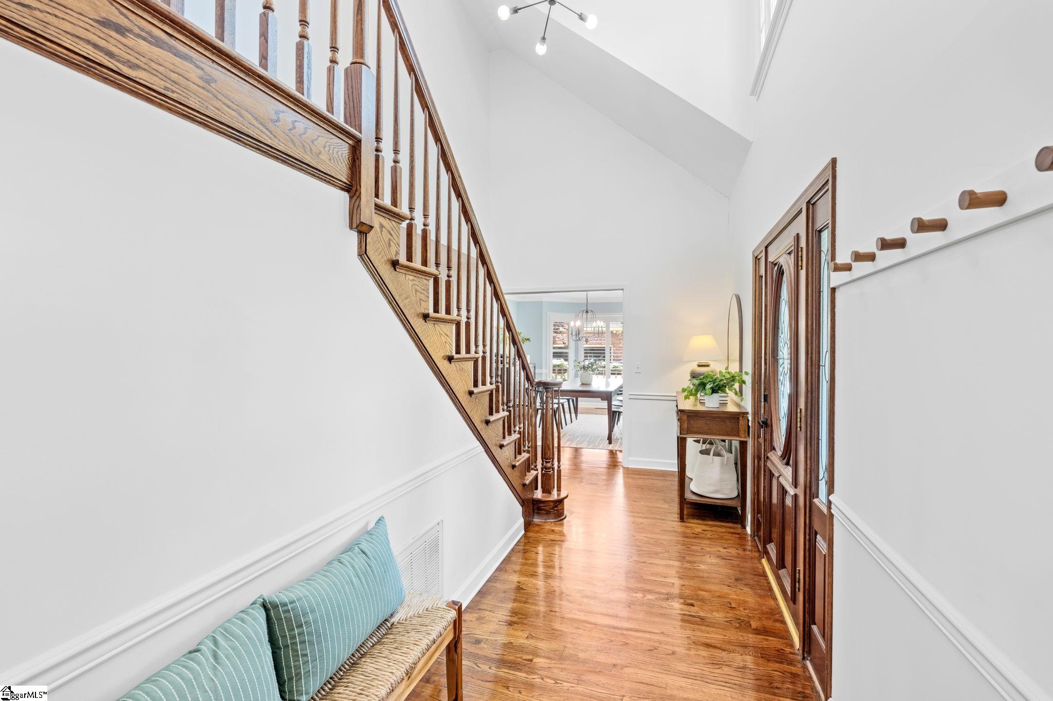 210 E Cranberry Lane