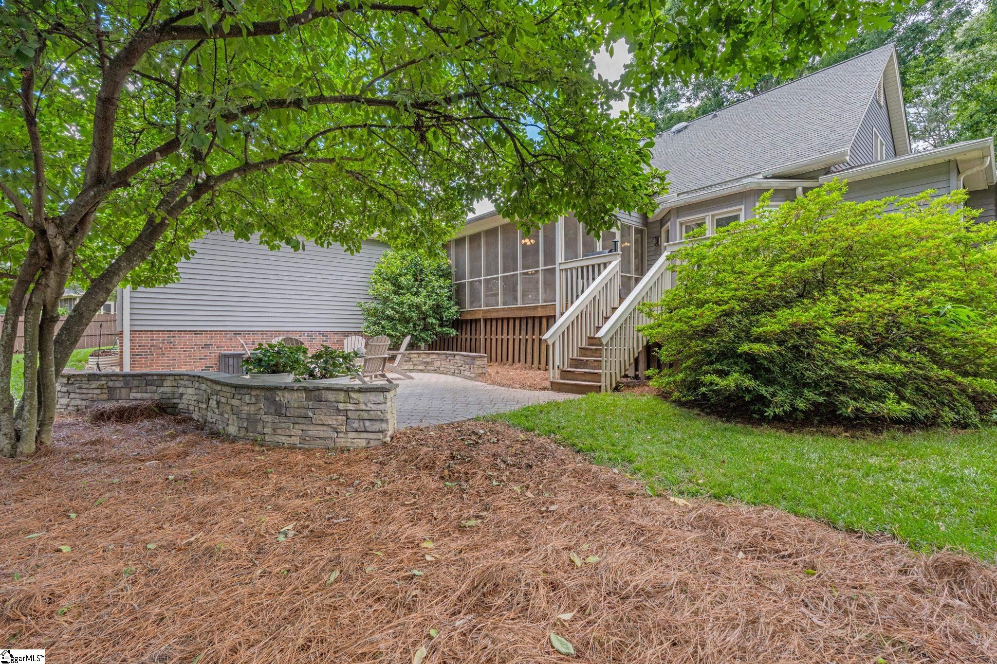 210 E Cranberry Lane