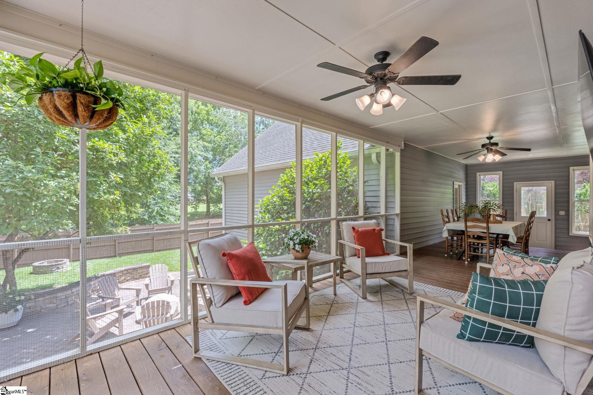 210 E Cranberry Lane
