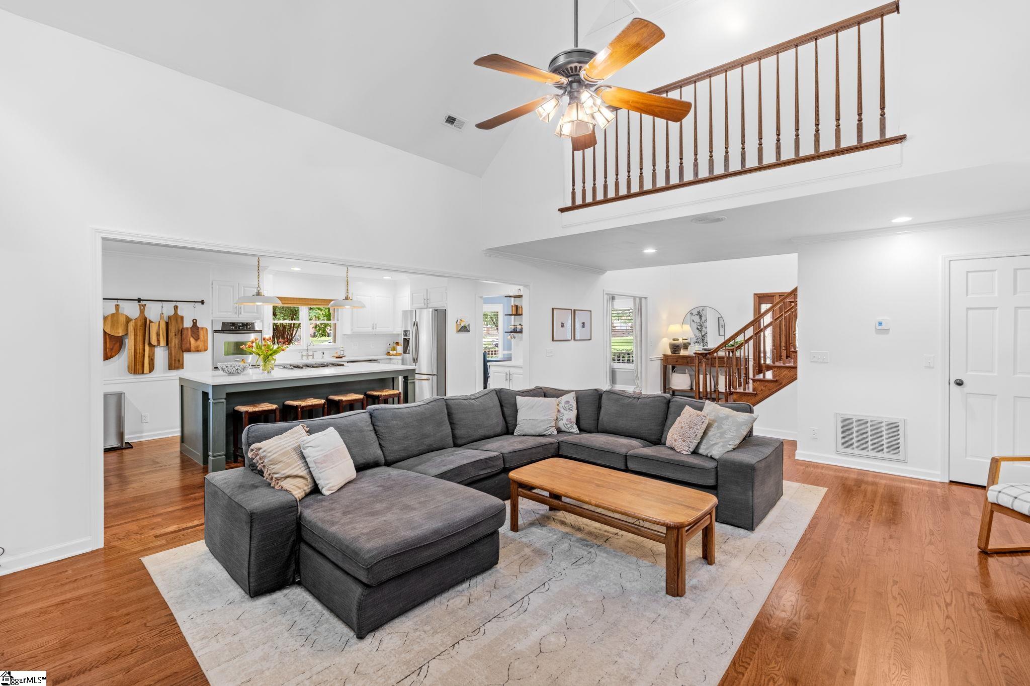 210 E Cranberry Lane