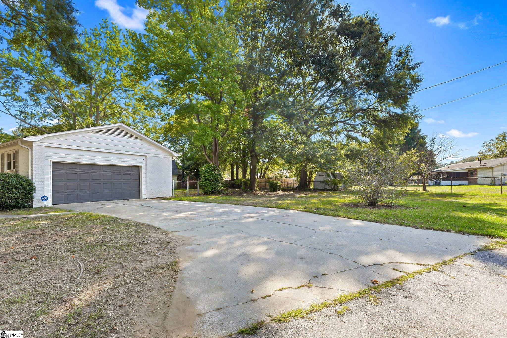 200 Lanewood Drive
