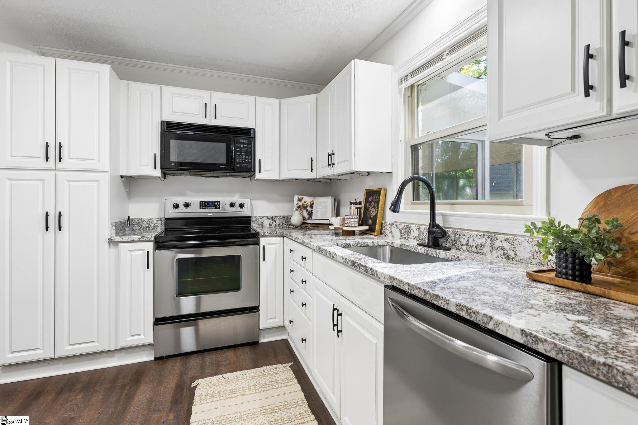 200 Lanewood Drive