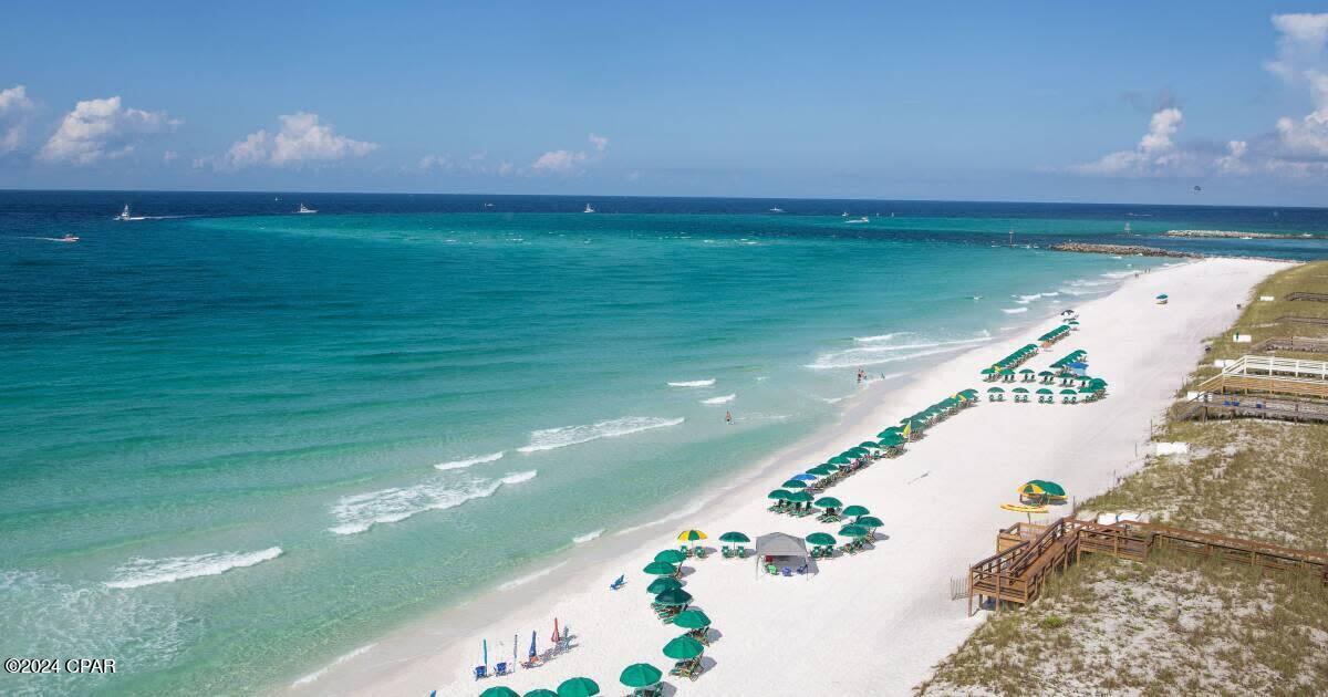 4000 Gulf Terrace Drive Unit: 2008