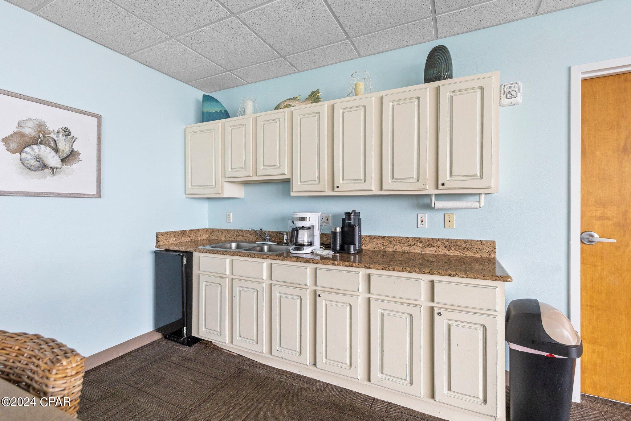 13661 Drive 402