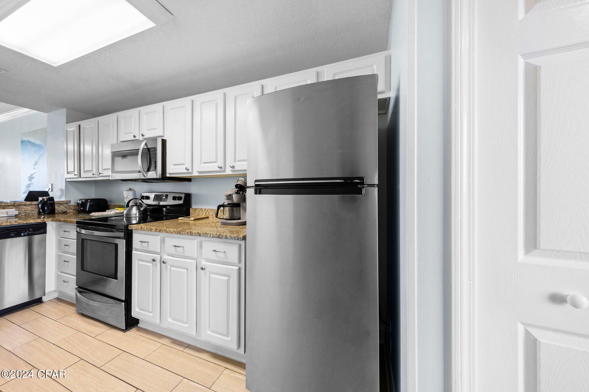 13661 Drive 402
