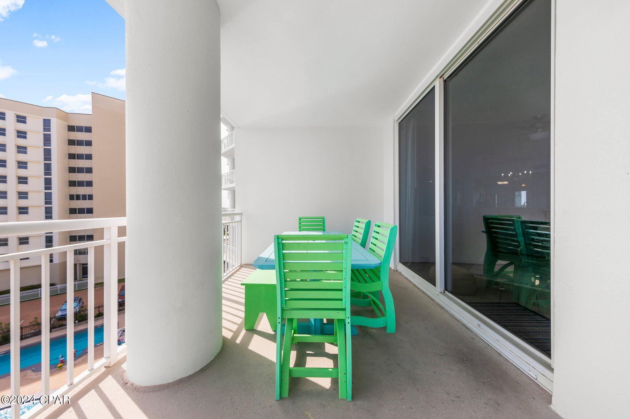 13661 Drive 402
