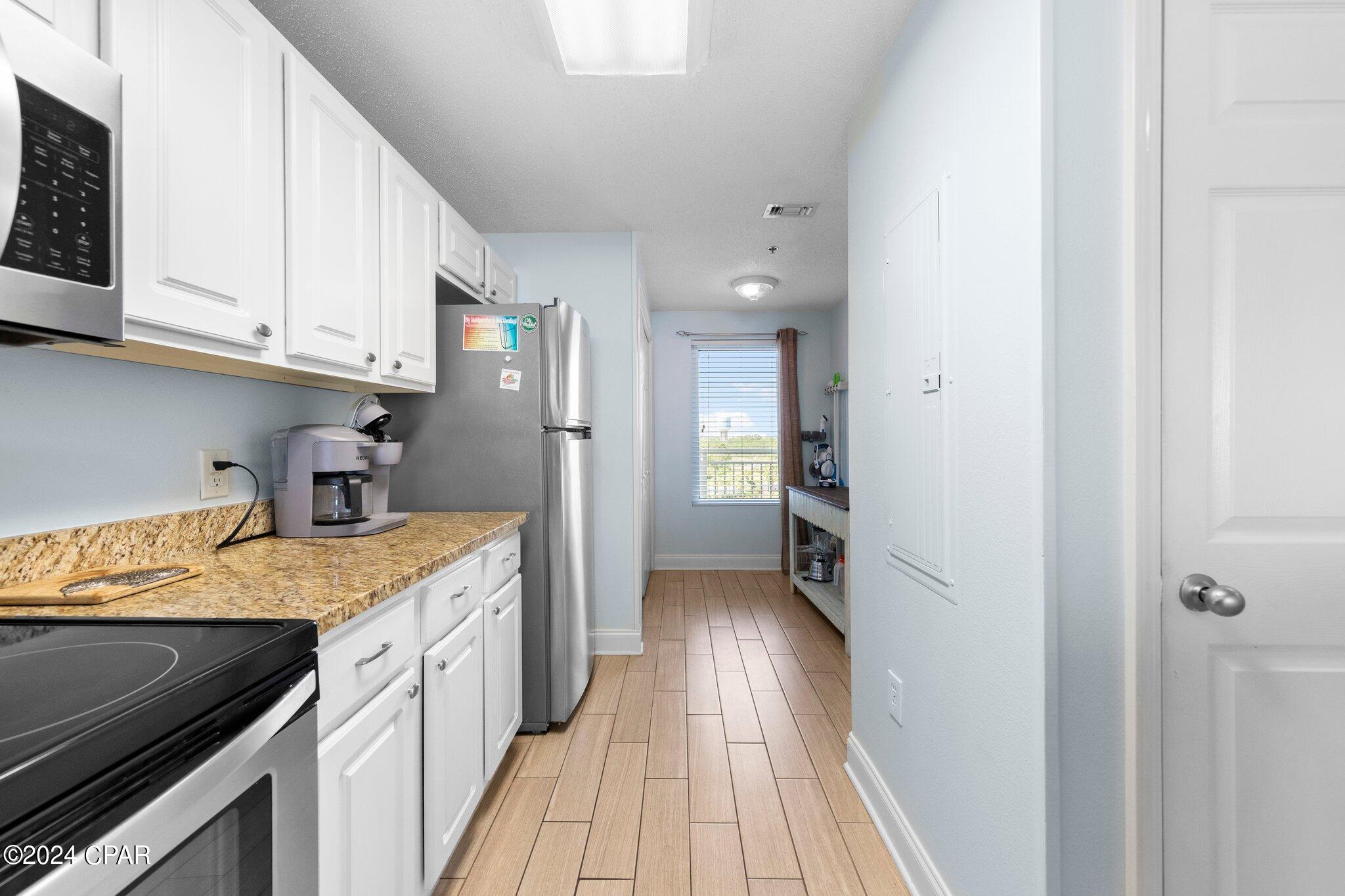 13661 Drive 402